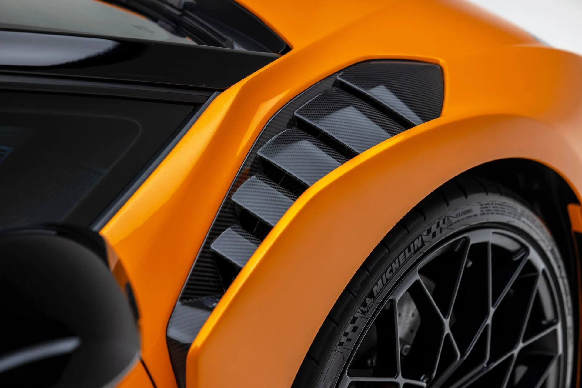 mph036_1906954861_13165_p37_l_1cfedc258c