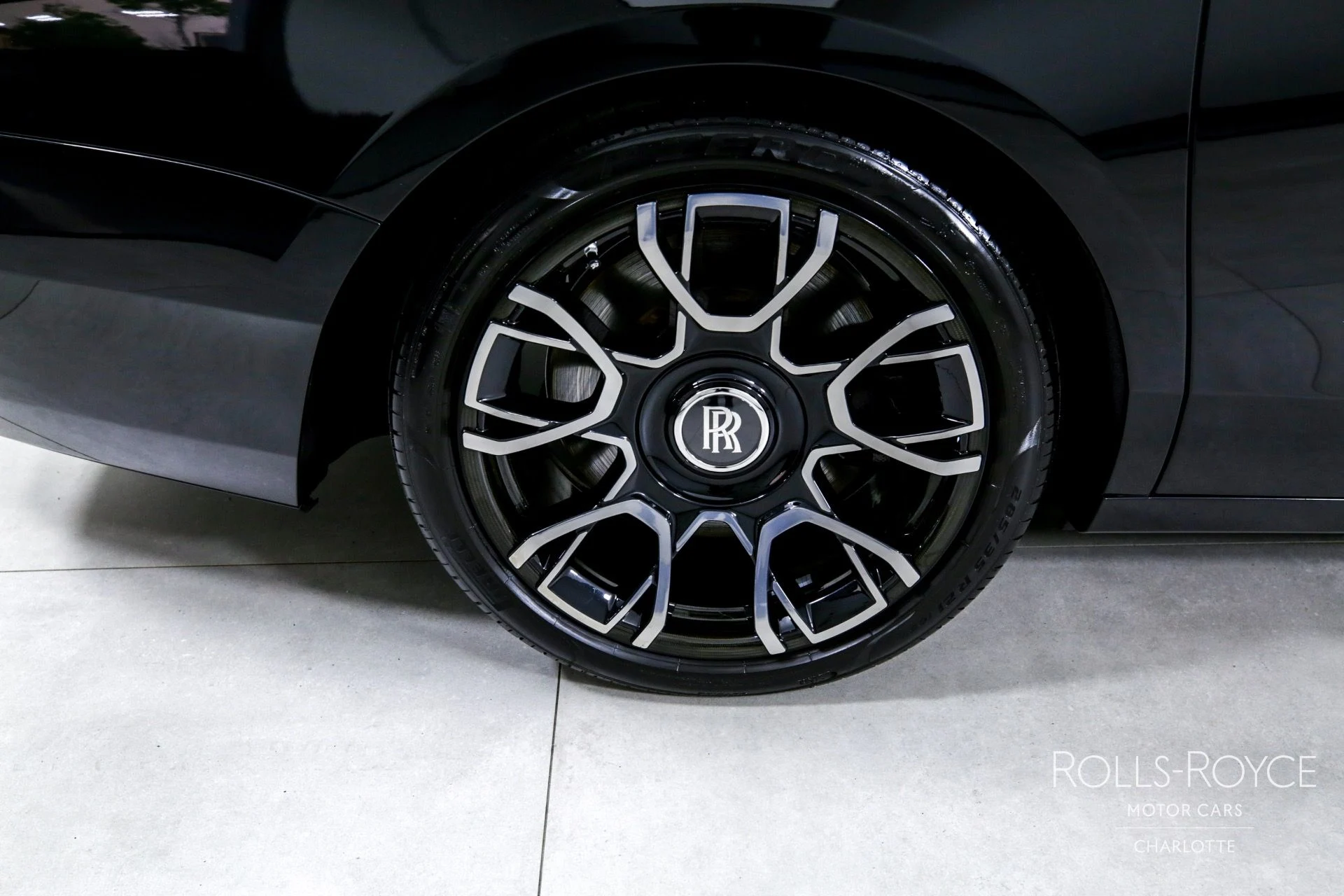 mph036_1915812577_Used_2022_Rolls_Royce_Black_Badge_Ghost_1713469379_78ecfa6f88