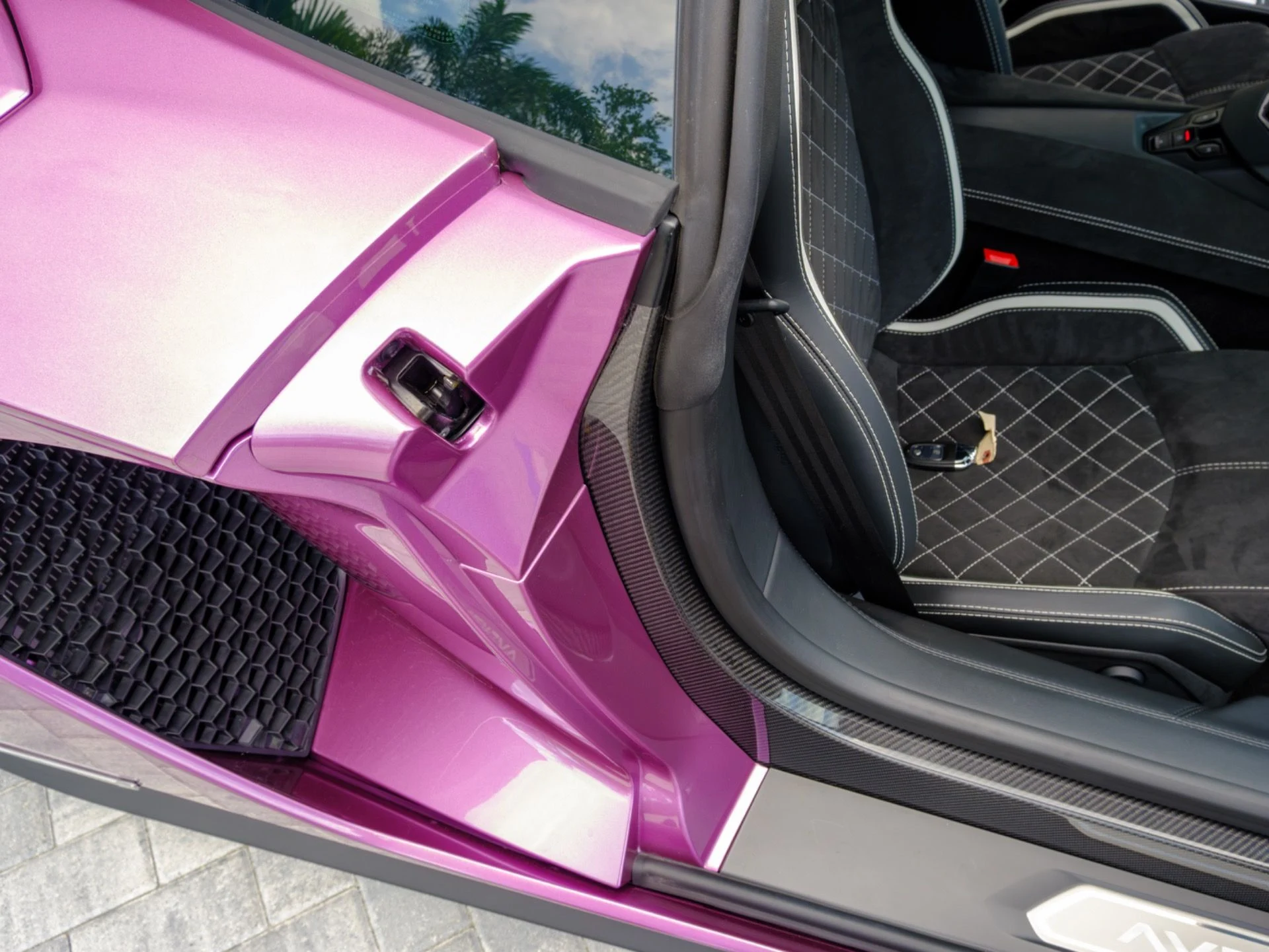 mph036_1916090325_Used_2018_Lamborghini_Aventador_S_1778520653_9fef08d909