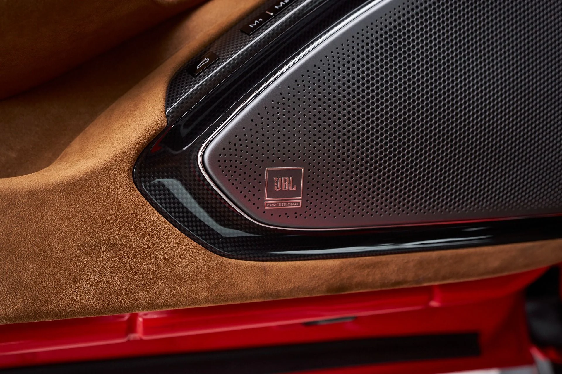 mph036_1918335486_Used_2023_Ferrari_Roma_Base_1761599049_bdd89f4a95