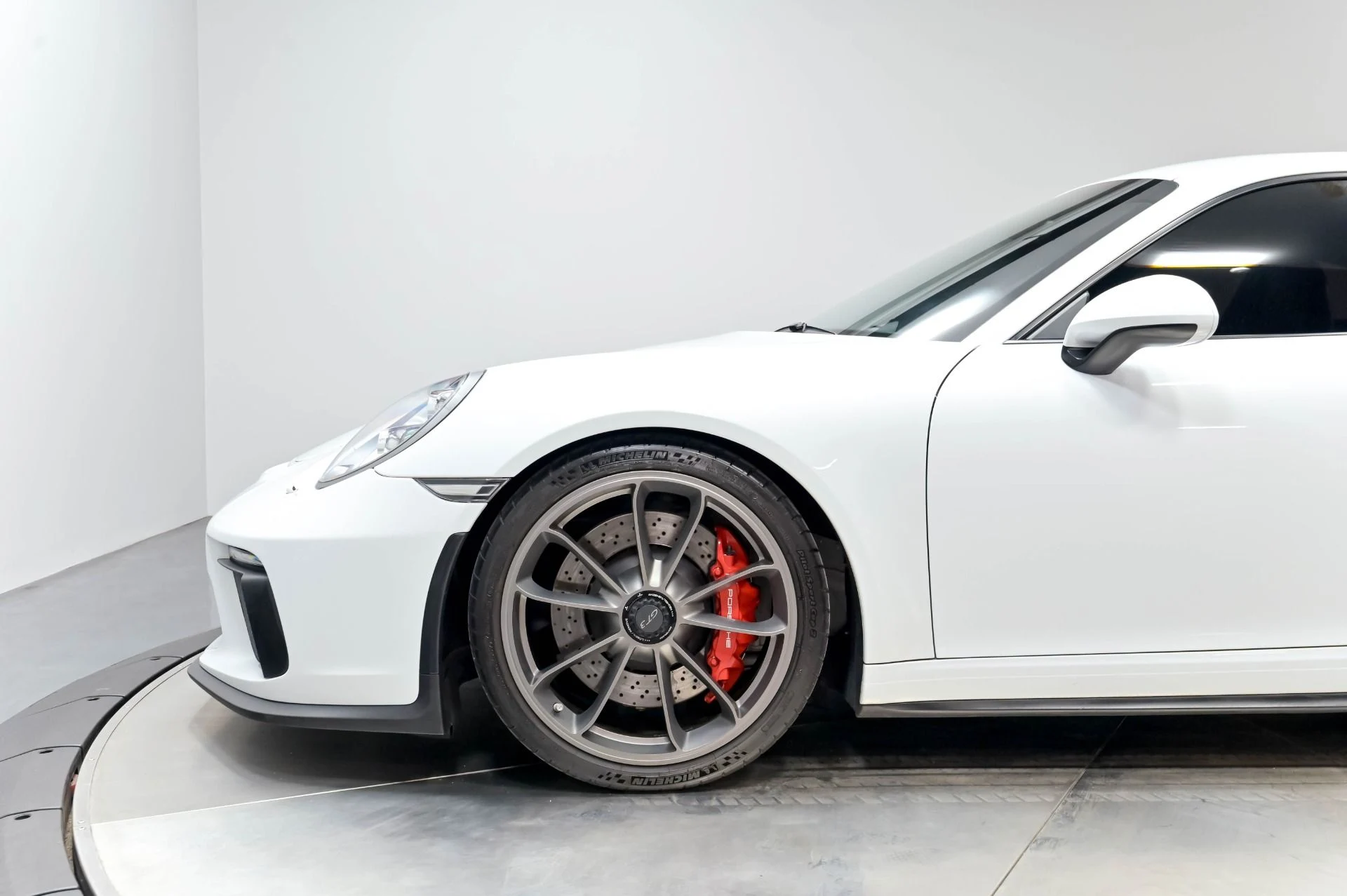 mph036_1922419959_Used_2018_Porsche_911_GT_3_1778195447_0e9452611e