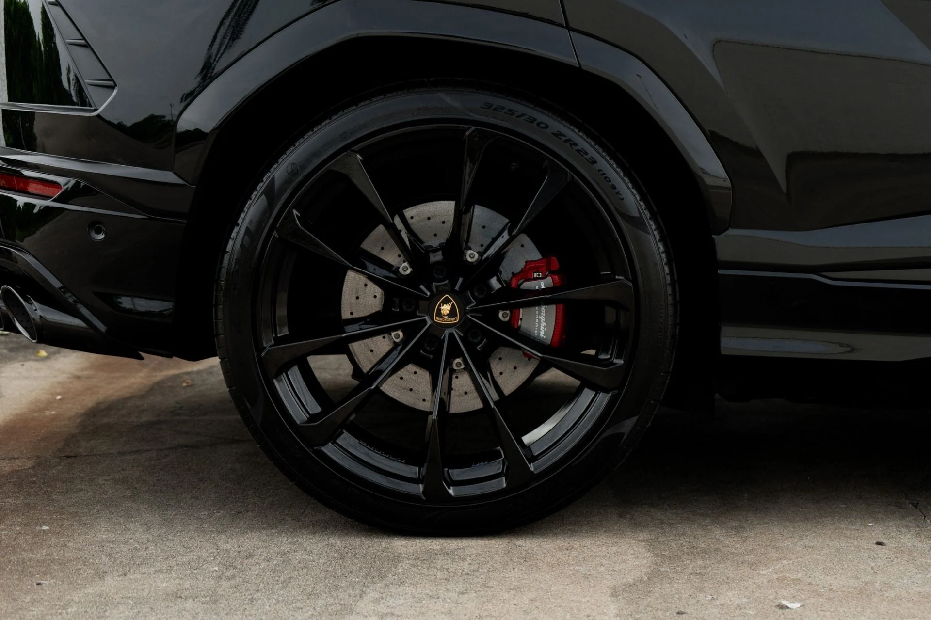 mph036_1938776394_Used_2022_Lamborghini_Urus_1777500470_60909d3e9c