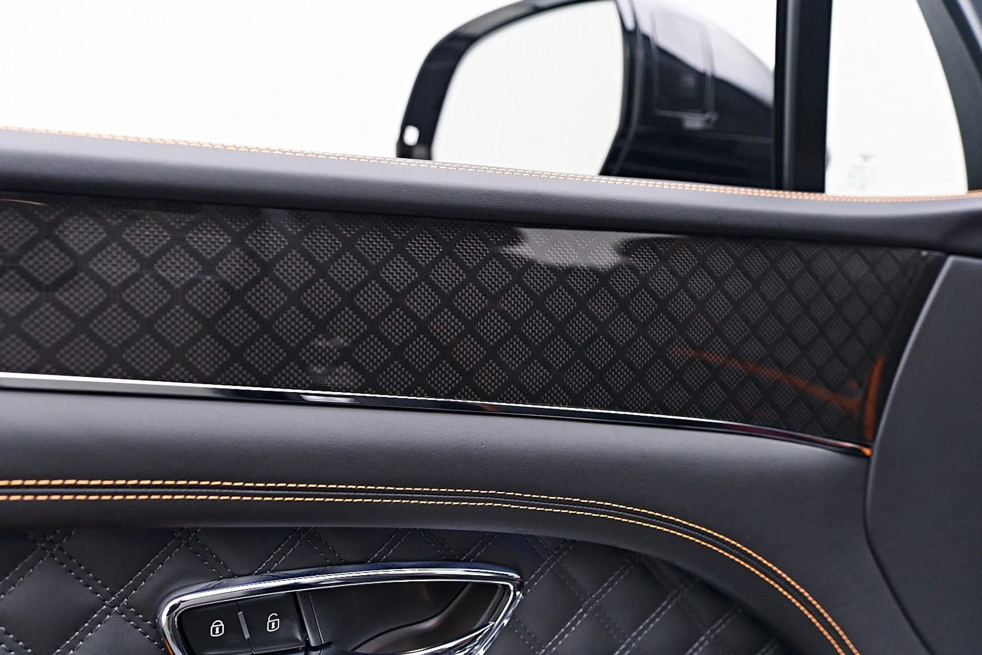 mph036_1944499624_Used_2025_Bentley_Bentayga_S_Black_Edition_1738363048_c2424a3165