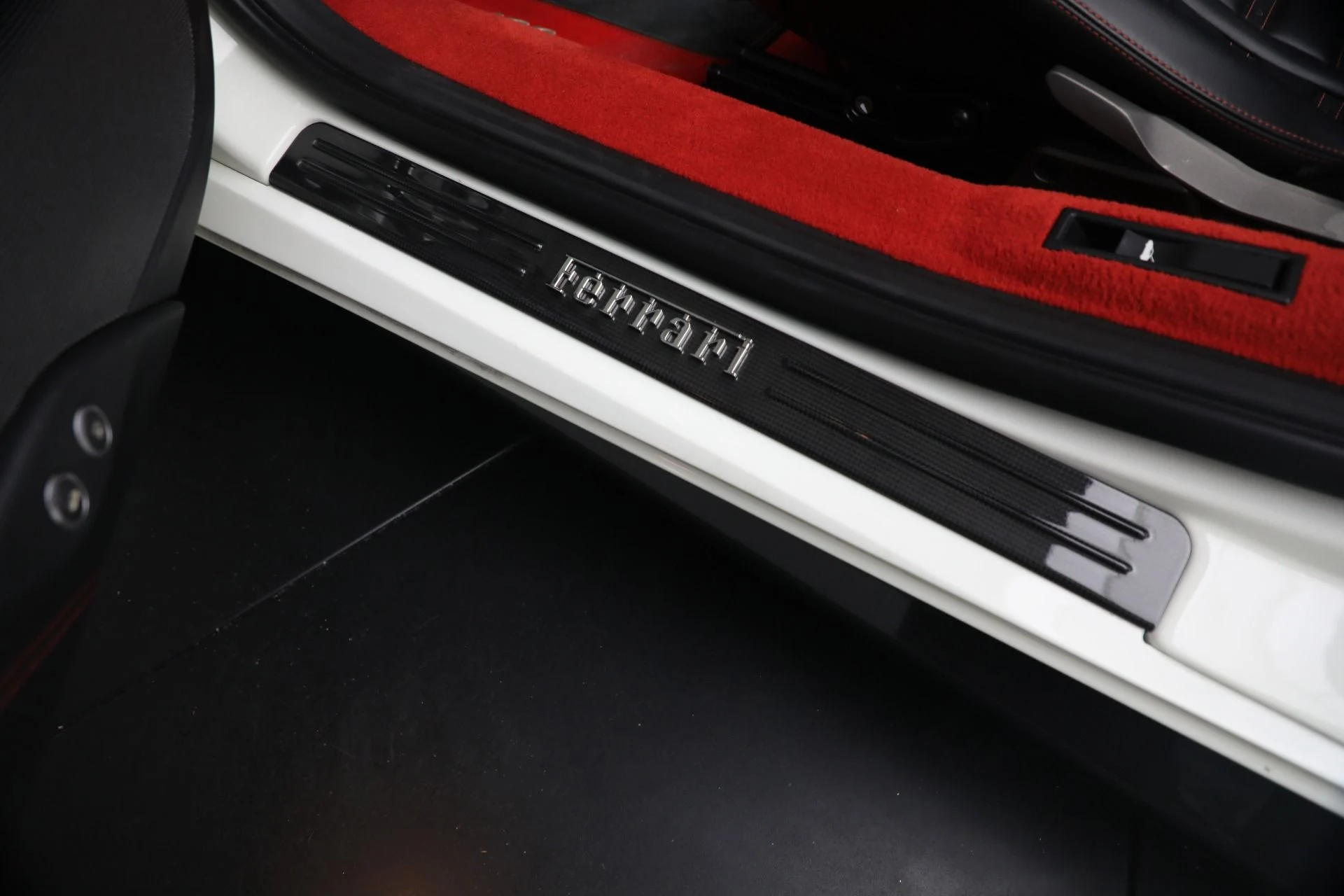 mph036_1945797338_Used_2016_Ferrari_488_Spider_1789756866_223a491f88