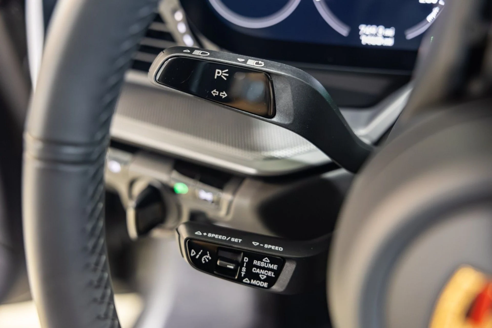 mph036_1951246753_v_Q_f1573e7454