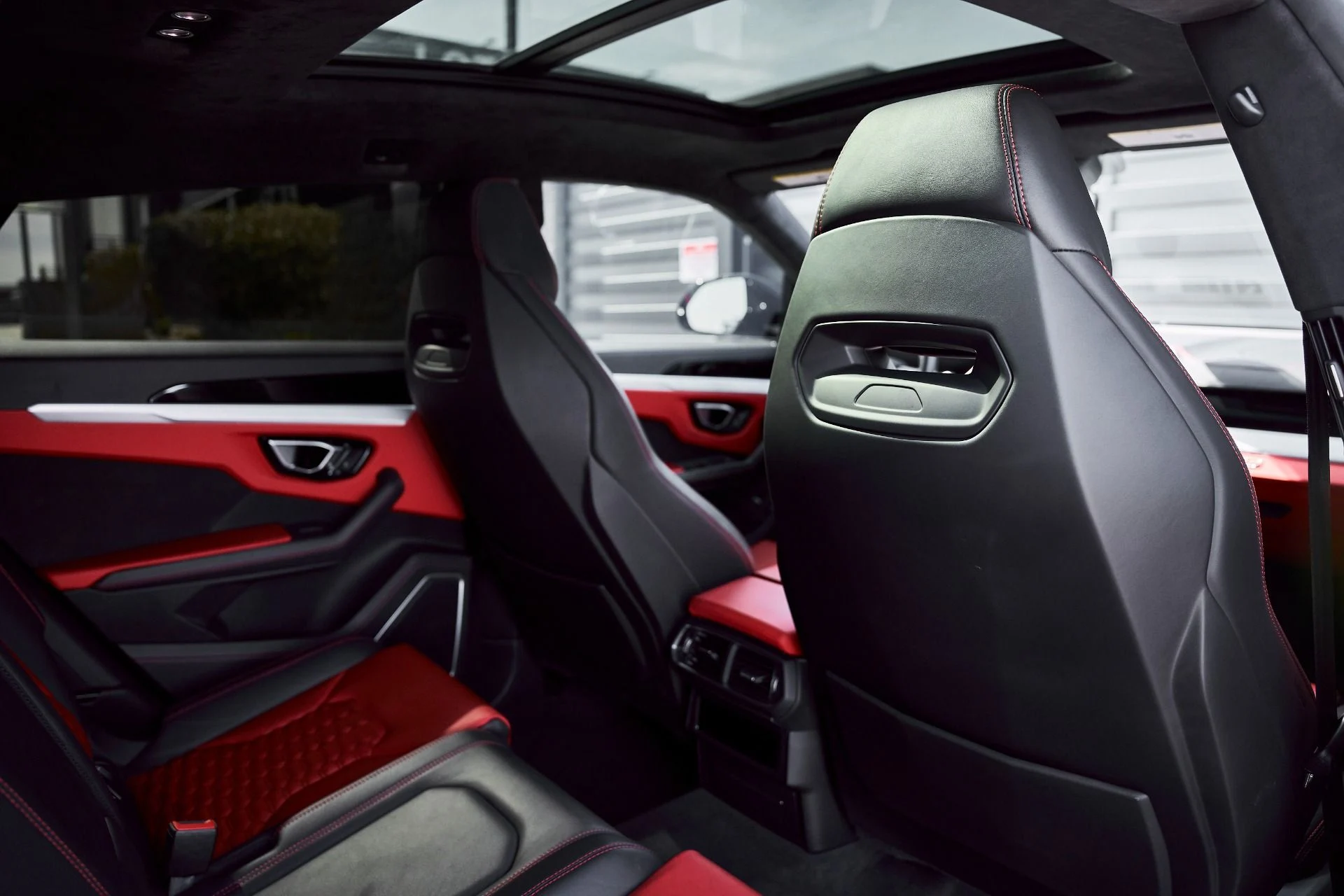 mph036_1952215613_Used_2021_Lamborghini_Urus_1771987859_8d662c0095