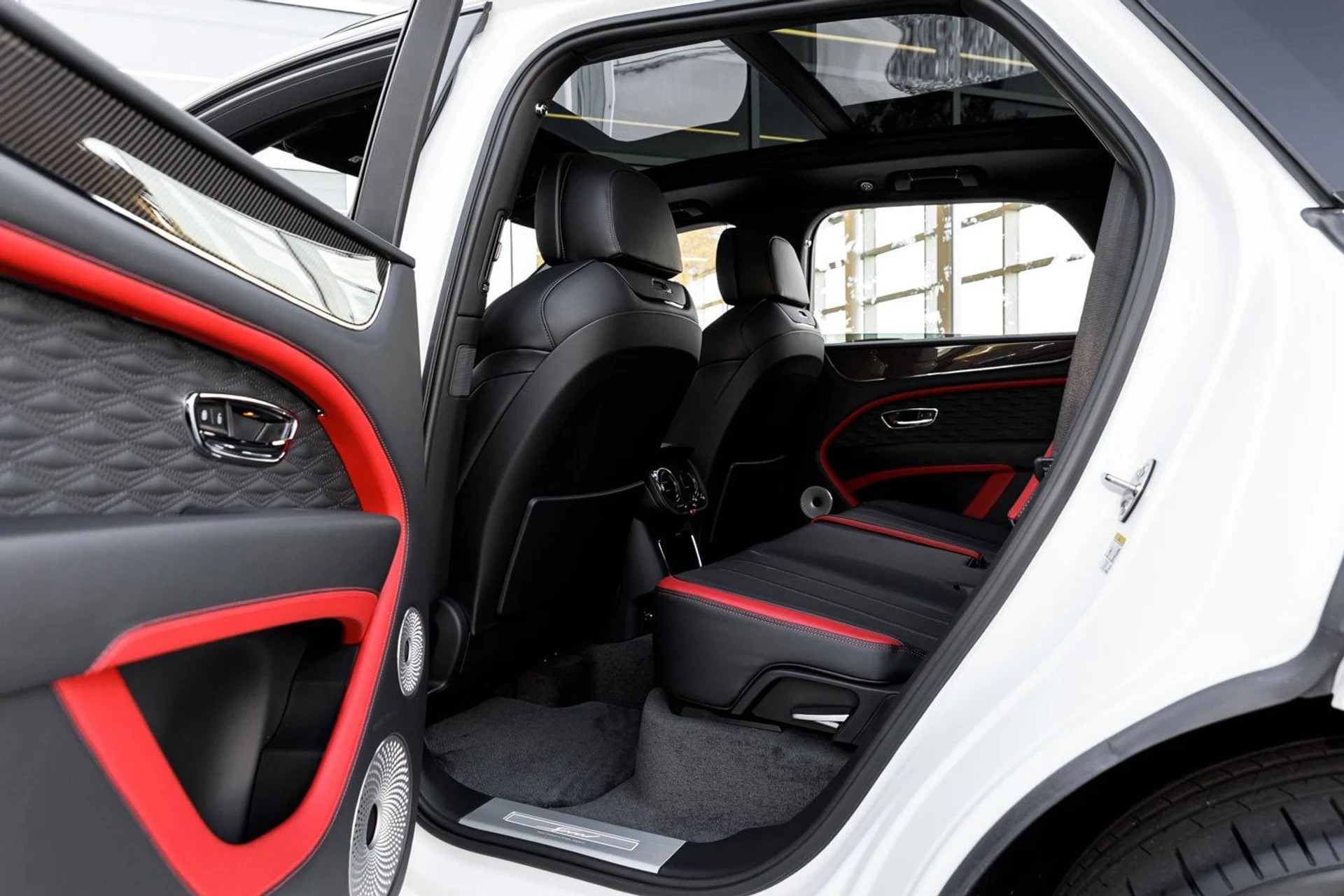 mph036_1961412666_14965bbaa6df2f9921a526c2e131bba8x_b091727ff2