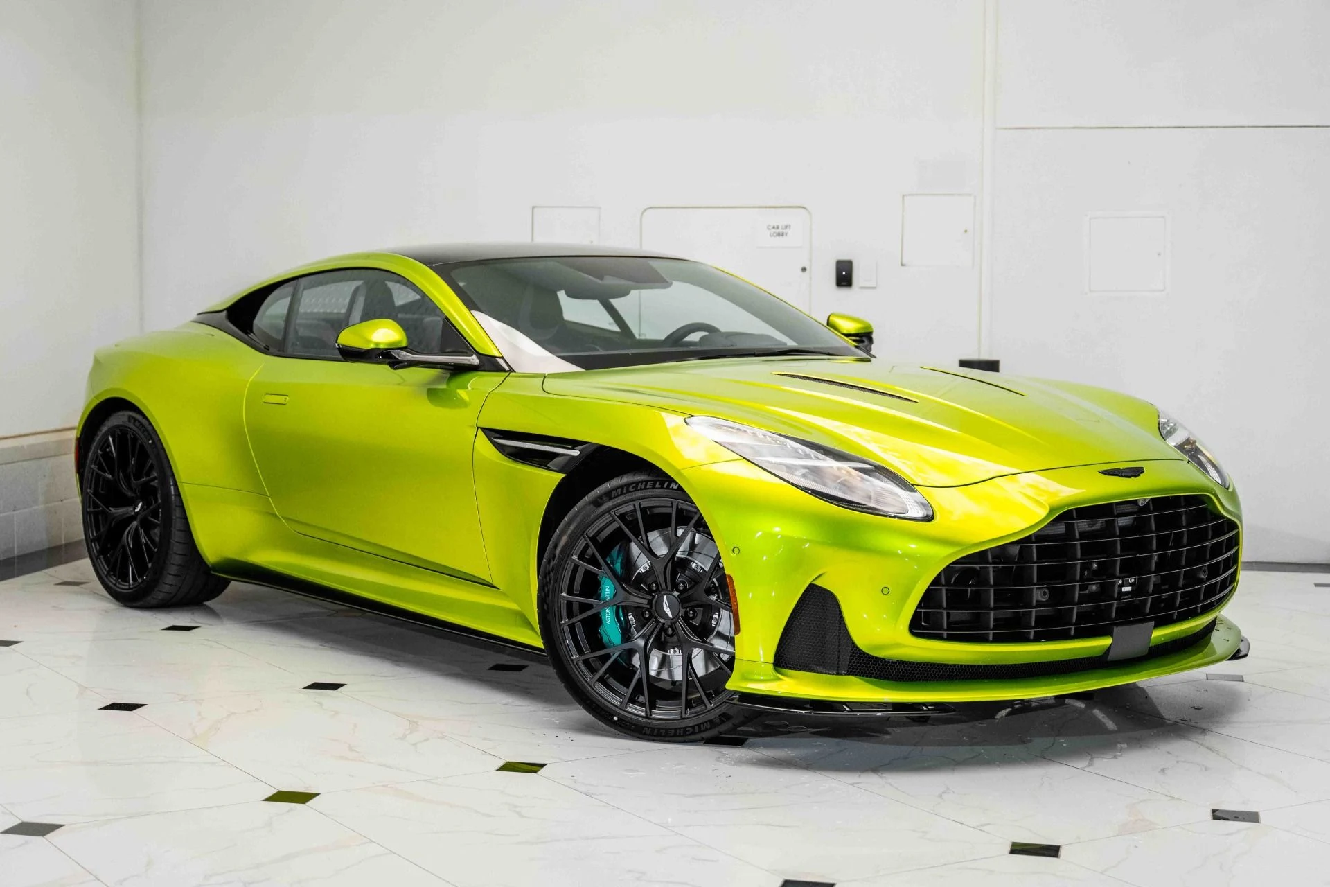 mph036_197272201_Used_2025_Aston_Martin_DB_12_Coupe_1724764184_e54c92abd5