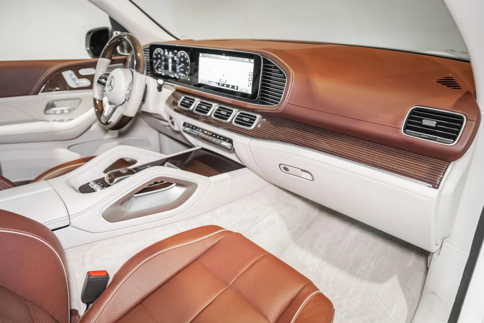 mph036_1985072792_Used_2022_Mercedes_Benz_GLS_Maybach_GLS_600_1761673303_c01e4d7e80