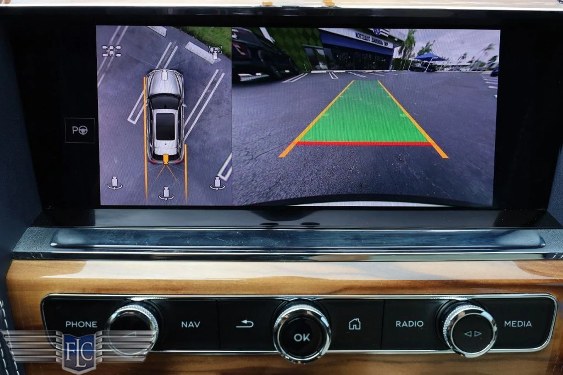 mph036_1990368406_used_2024_bentley_bentayga_6305_22998003_37_1024_7ed4c1ab4c