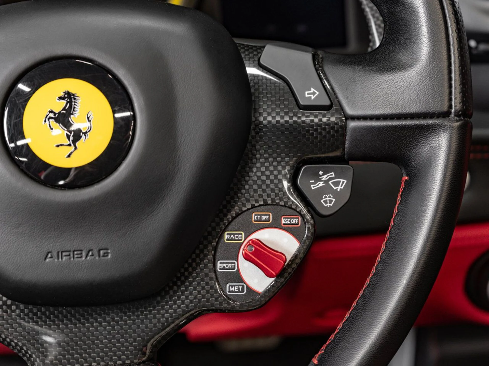 mph036_1990641884_ferrari_488_spider_2018_dff035c116