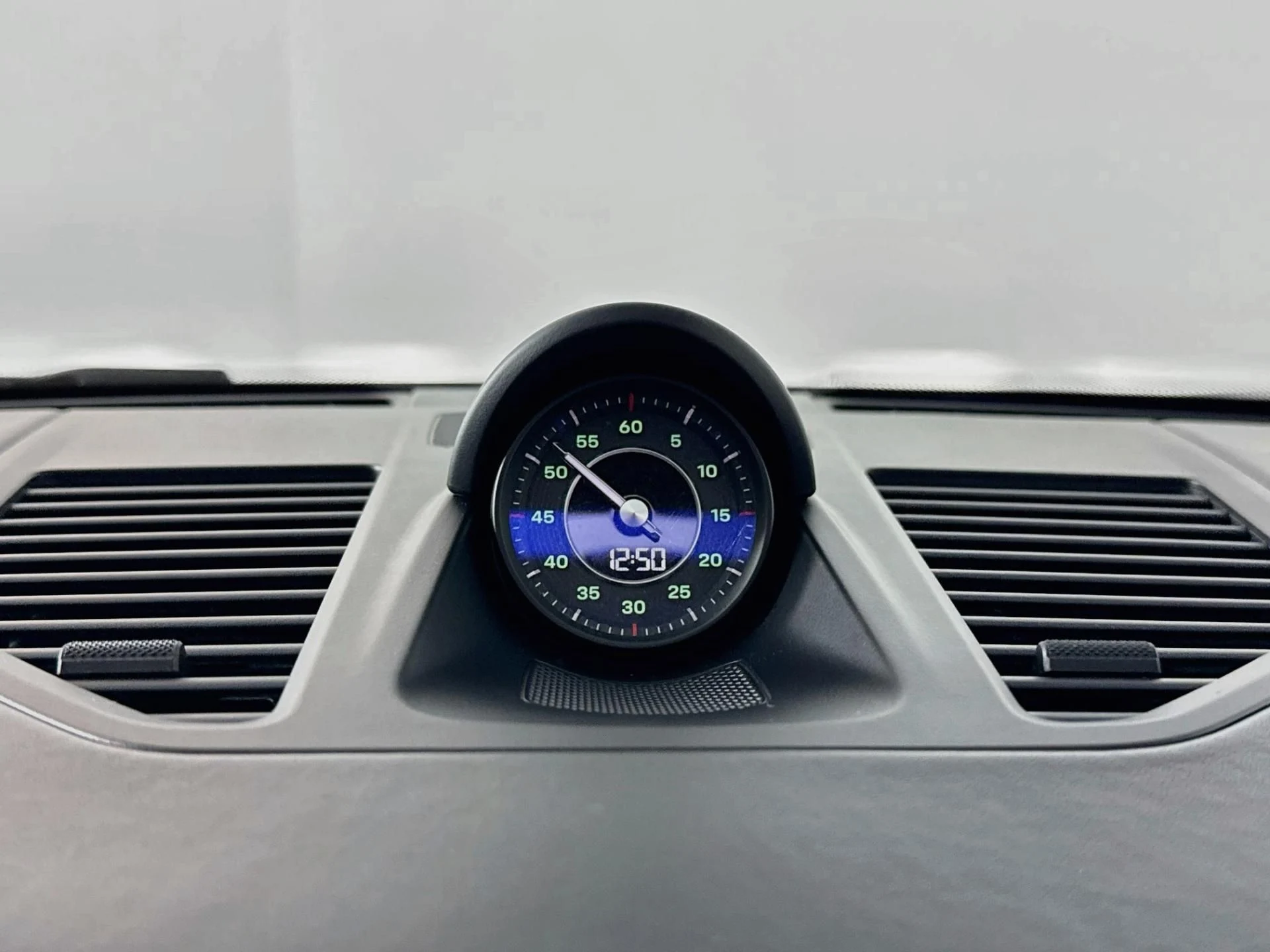 mph036_1991652299_Used_2021_Porsche_911_Turbo_S_1787123364_7d2786d01f