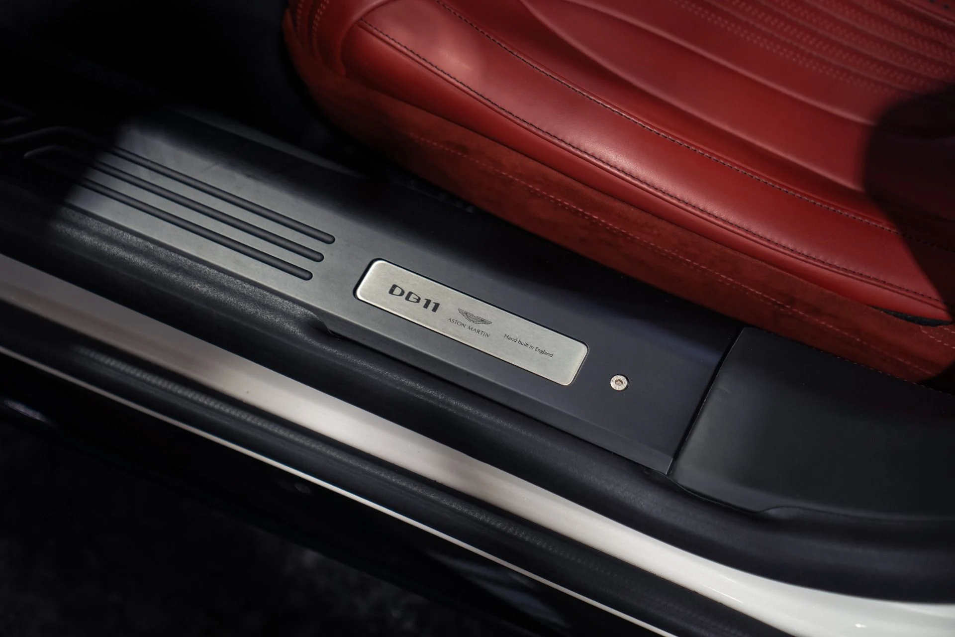 mph036_1995356932_Used_2018_Aston_Martin_DB_11_V12_1788901645_4f7f39bfc8