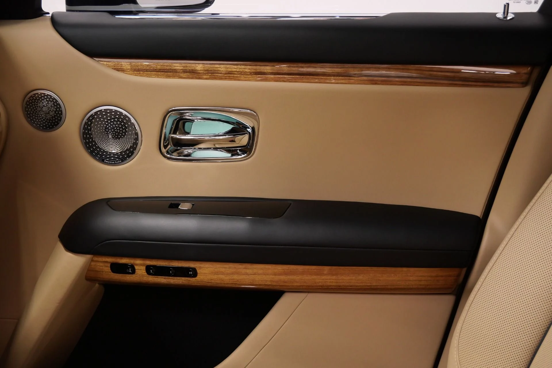 mph036_1998578218_Used_2022_Rolls_Royce_Ghost_1773938186_717e217440