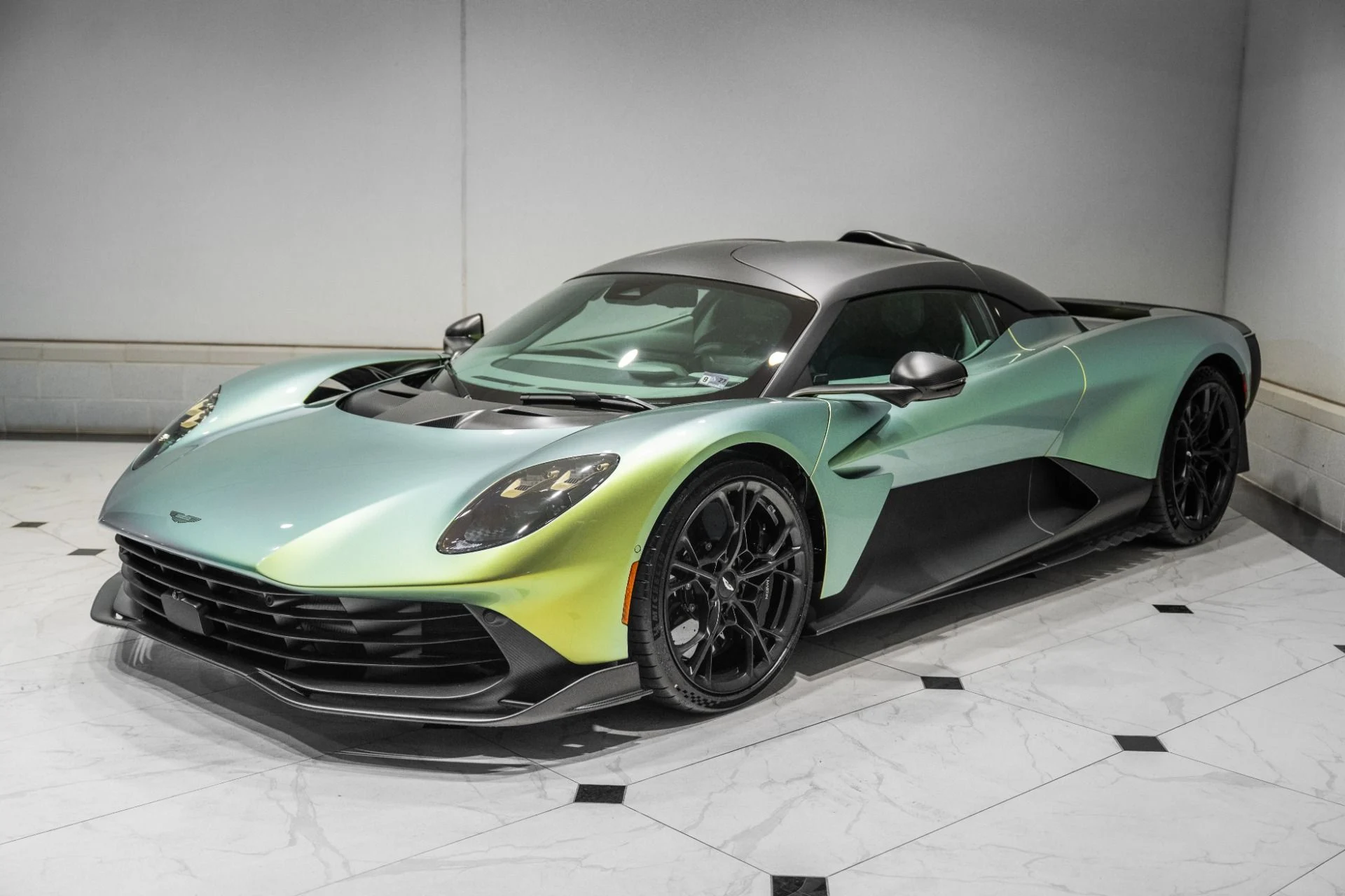 mph036_2000113101_New_2026_Aston_Martin_Valhalla_1790437423_314d4aba91