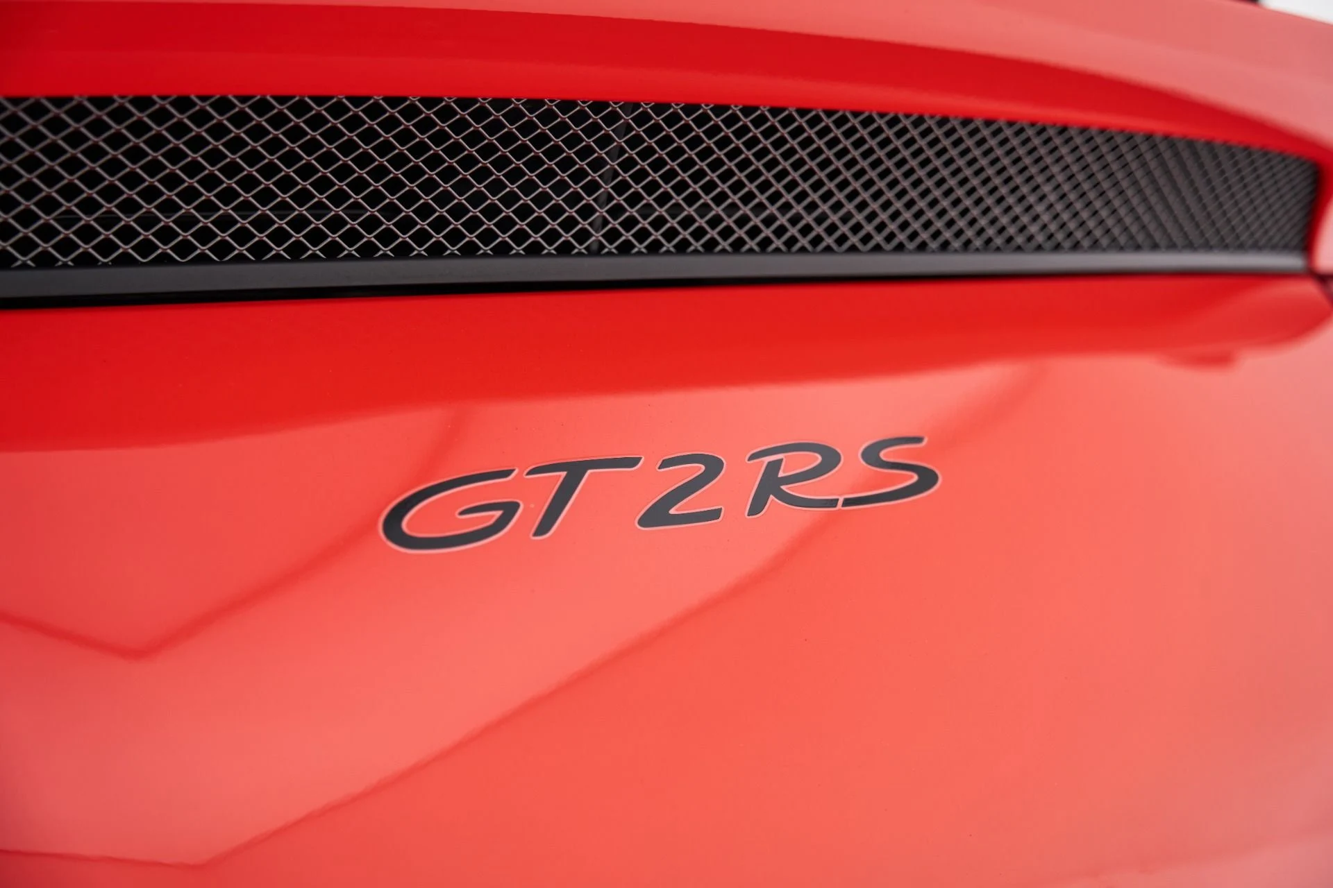 mph036_2001403553_Used_2018_Porsche_911_GT_2_RS_1792687178_c2454e6adf