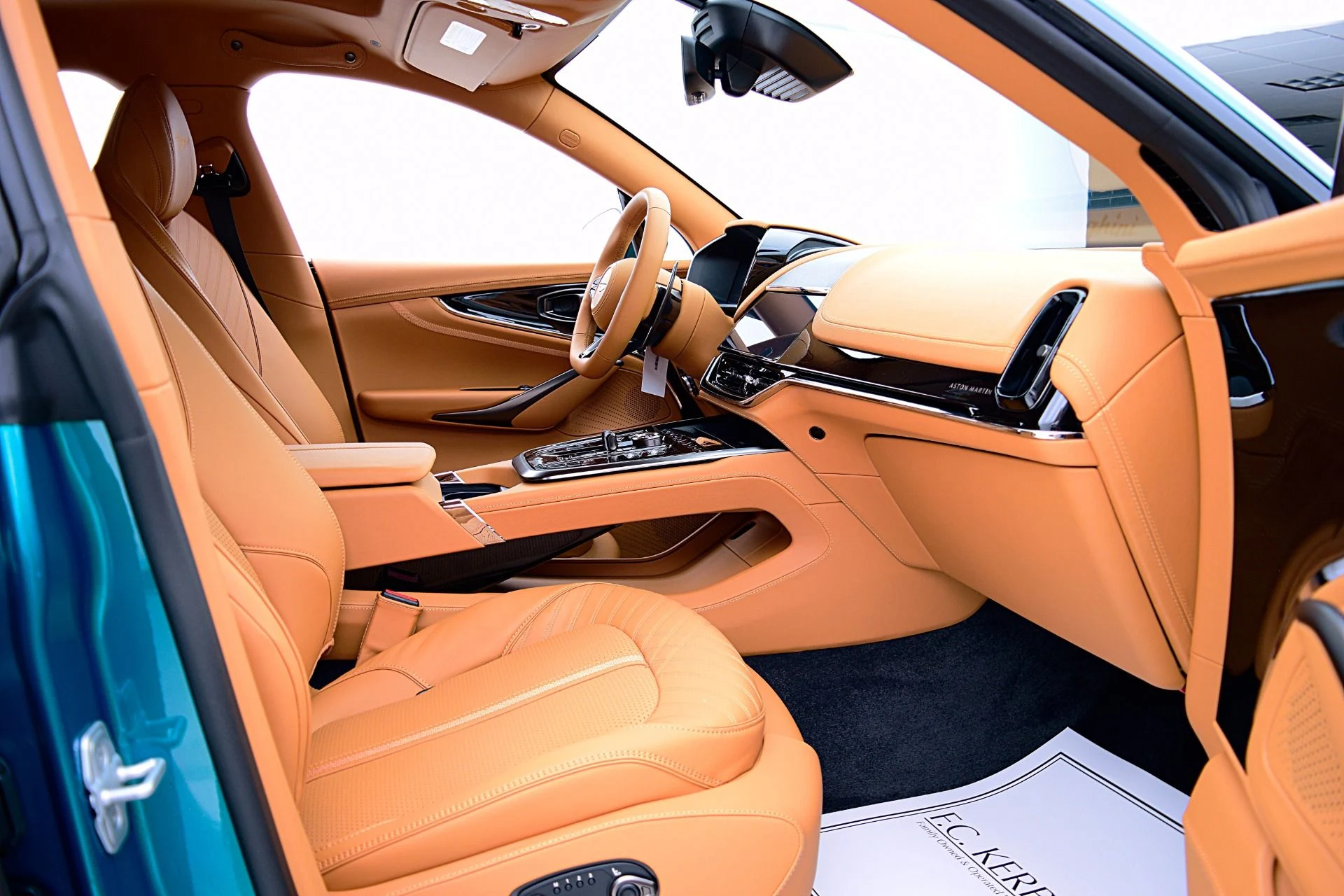 mph036_2010027606_New_2025_Aston_Martin_DBX_707_6b132e370f