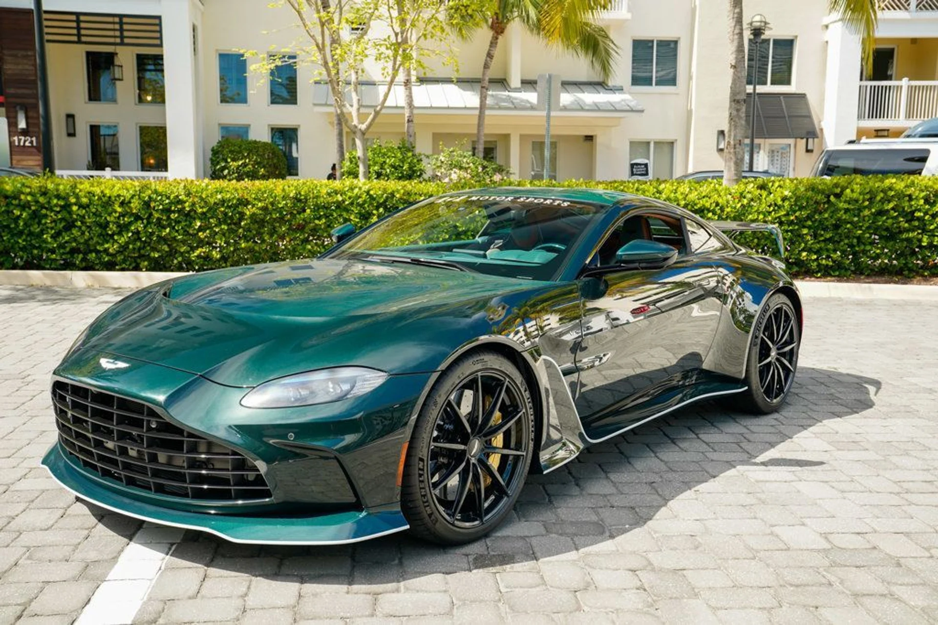 mph036_2012245894_used_2023_aston_martin_vantage_v12coupe_14354_22896697_37_1024_21bb6bce23