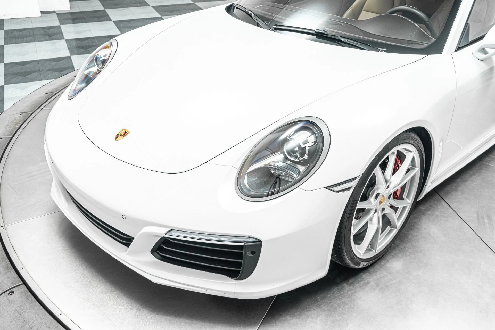 mph036_2017941115_Used_2019_Porsche_911_Carrera_4_S_Sport_Package_Two_Tone_Interior_1782227287_0ae4caa5ef