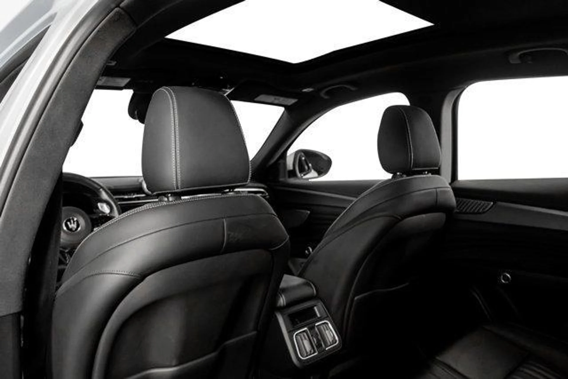 mph036_203238129_Pm_snu_EP_Xg_U_Ze7t_Dc_O_Wb_O_Ag6_QE_f19dd9b24d