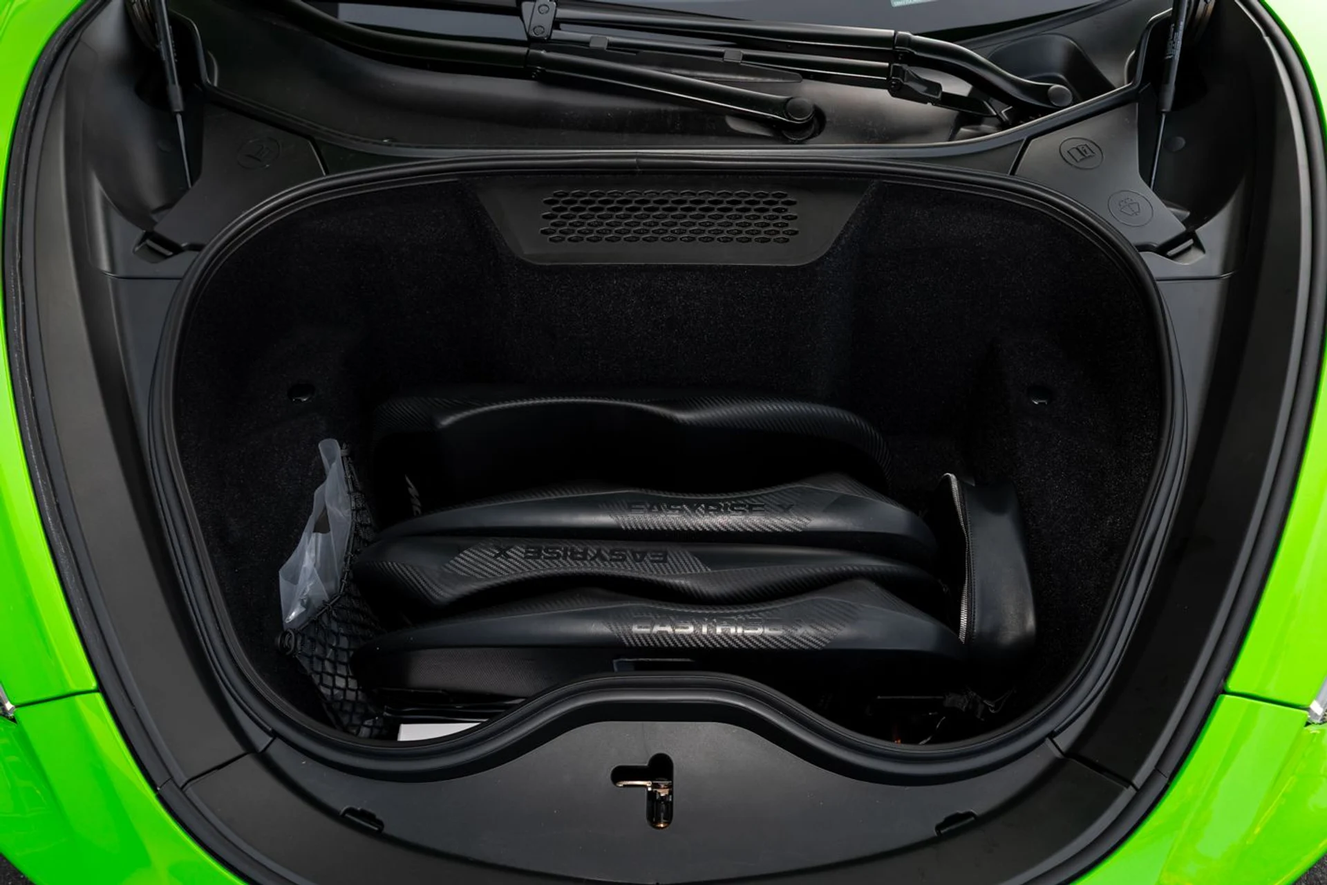 mph036_2042940980_517_p37_l_16be686261