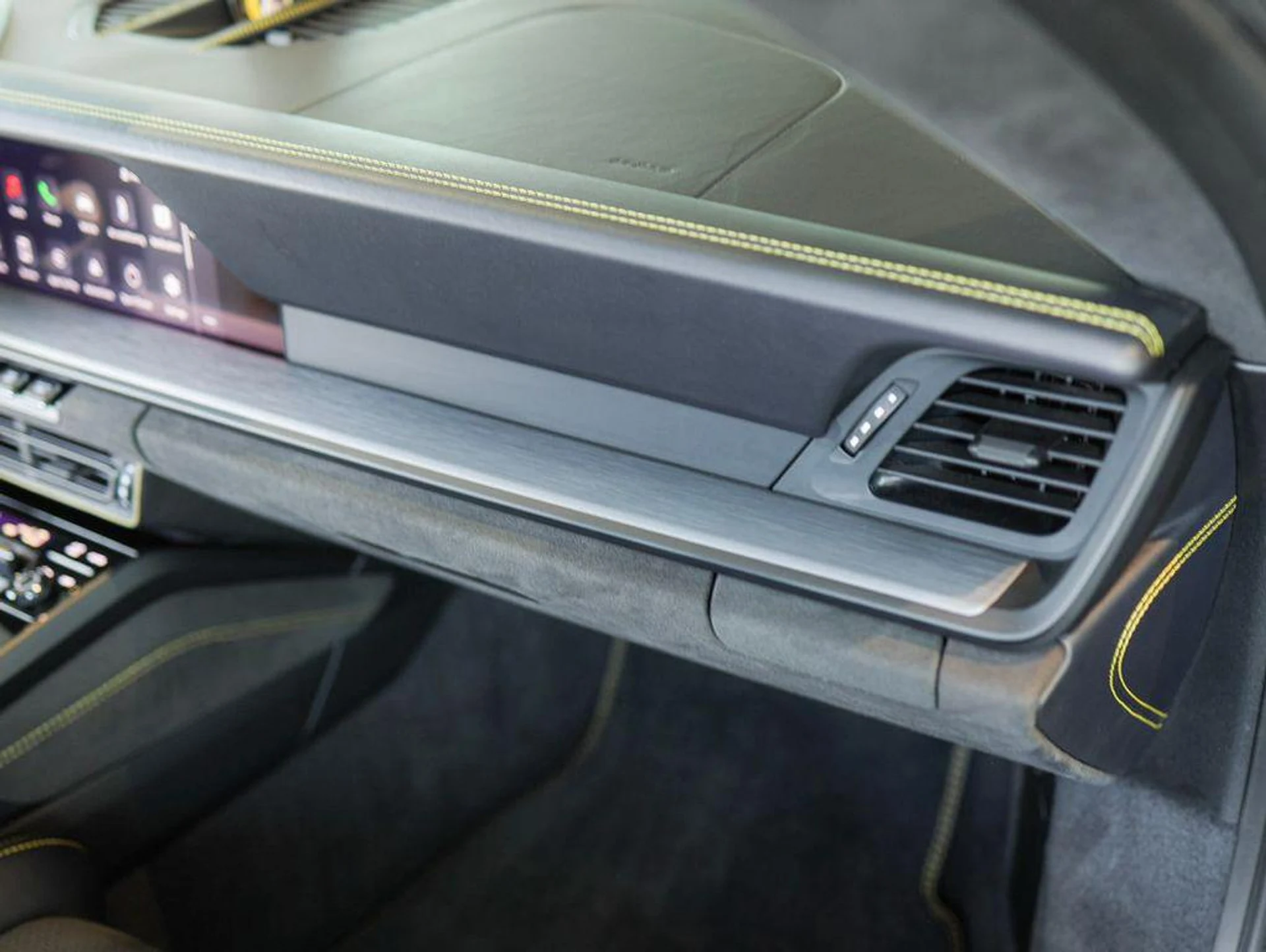 mph036_2061910729_W_Z3cg_Luk_Uaw_Cu_KO_Tki5nfn88_SI_b7f5cba78f