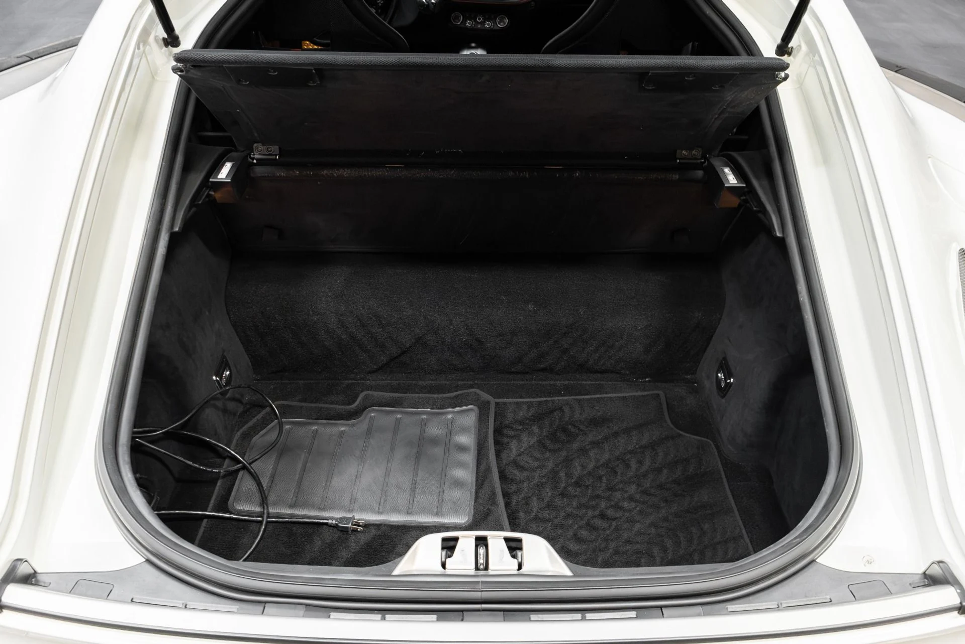 mph036_2063211496_Used_2014_Ferrari_F12_Berlinetta_1768579658_b8795b7eb4