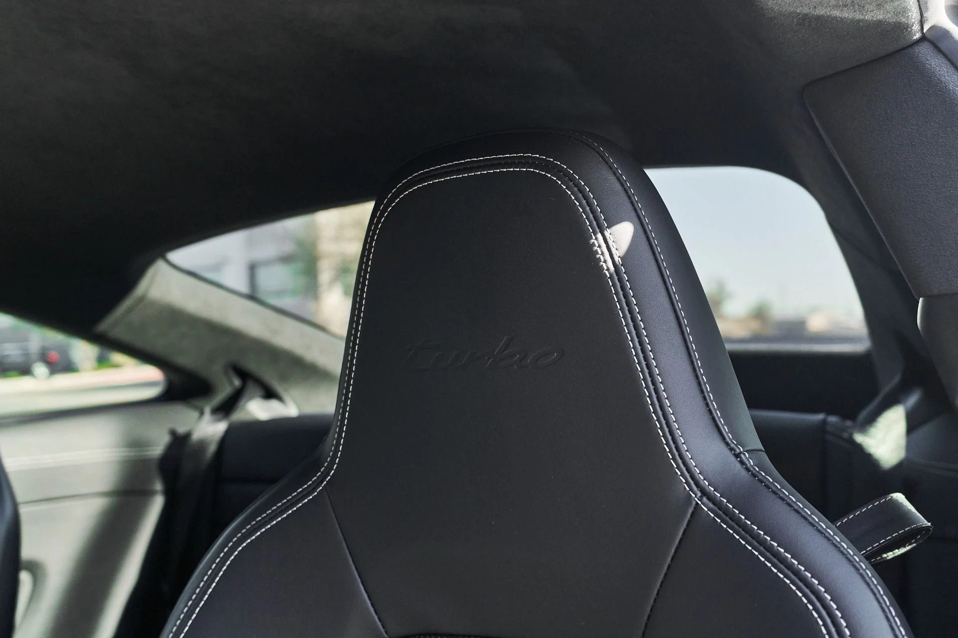 mph036_2065503583_Used_2024_Porsche_911_Turbo_1765937810_7bd10afa4c