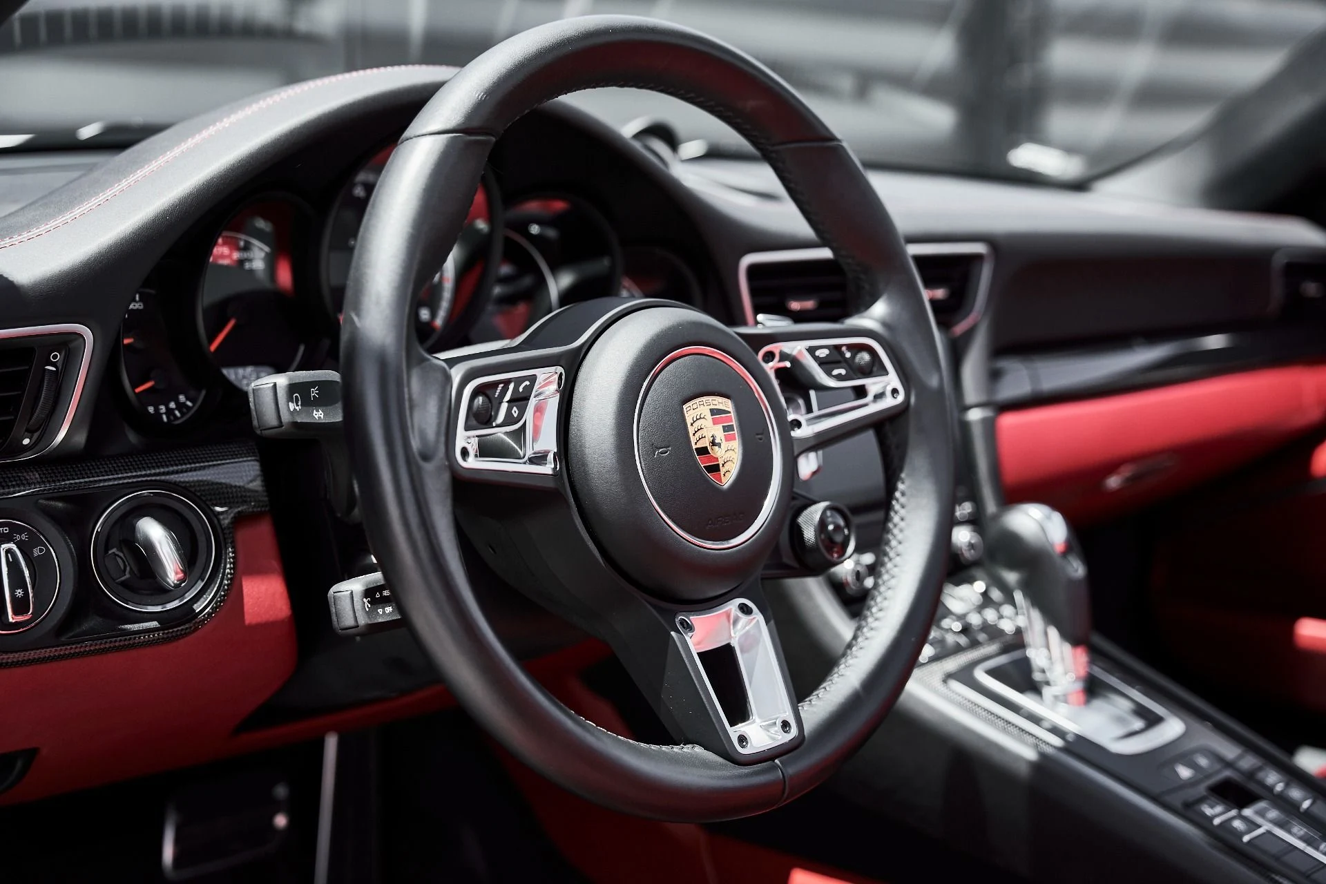 mph036_2083519544_Used_2019_Porsche_911_Turbo_S_1781225433_5ae400c143