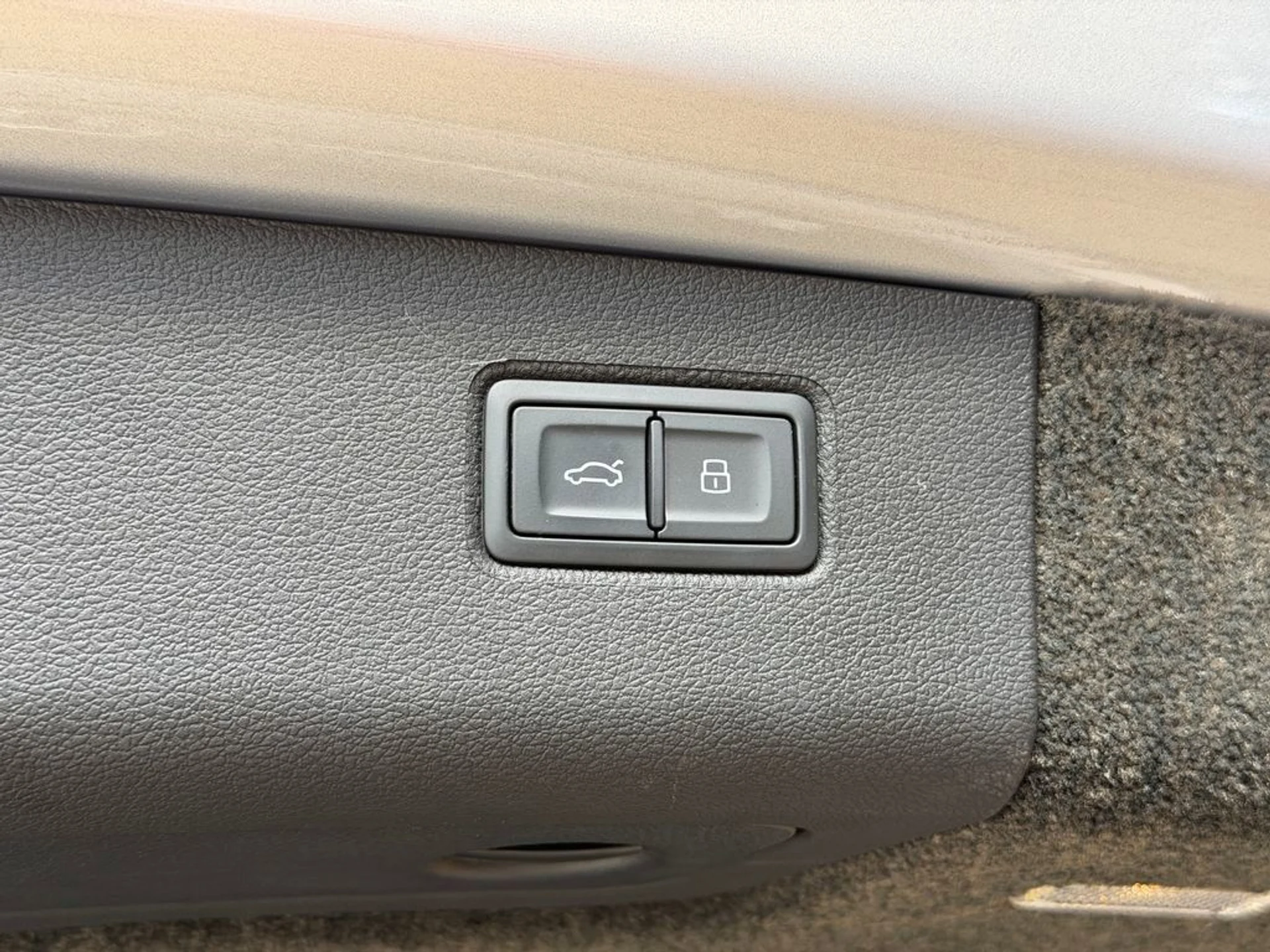 mph036_2083536125_f76d336fe39346bb97a4490e228ca2e7_425d54b856