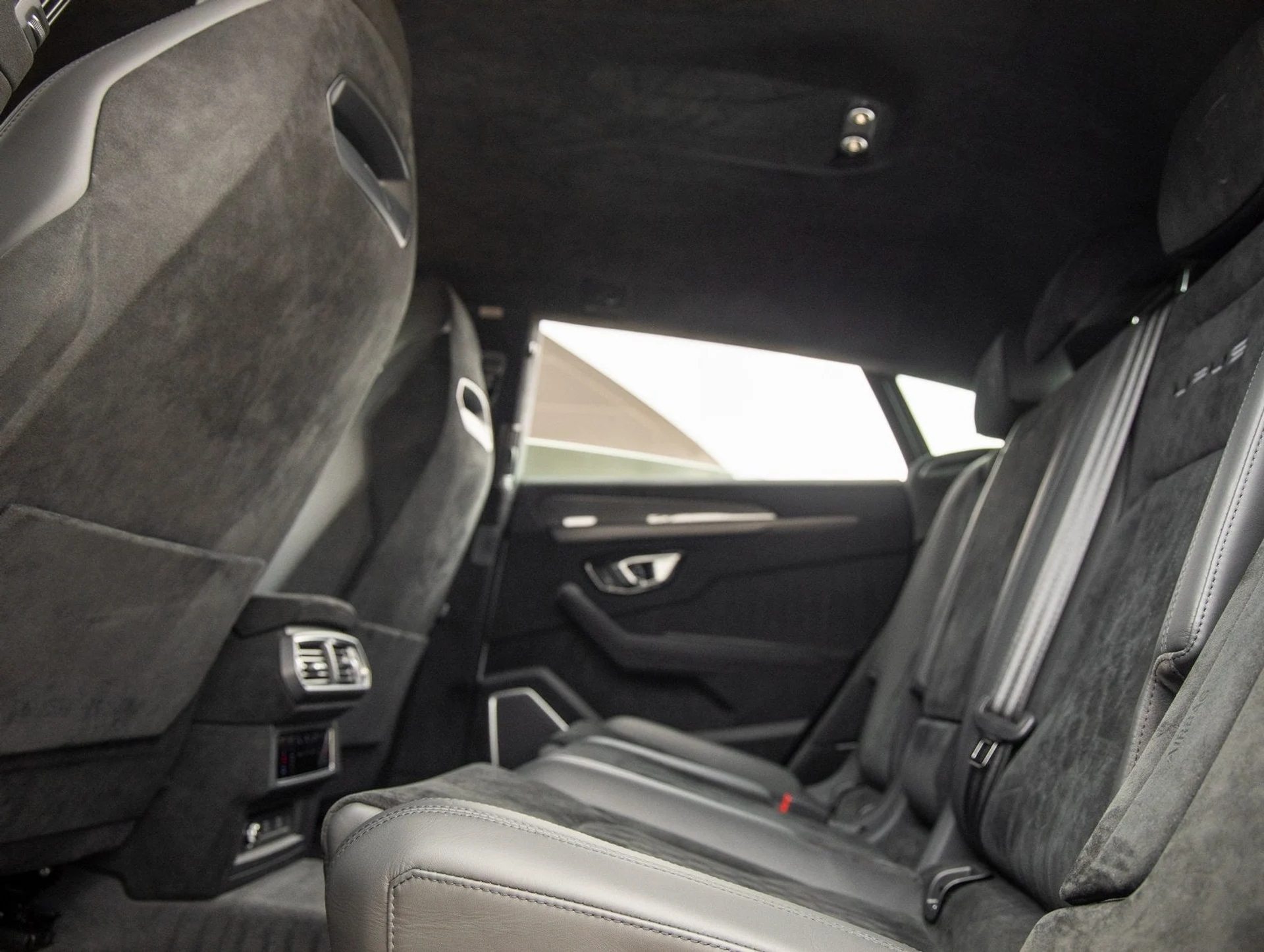 mph036_2095303831_37_2cf2f799f5