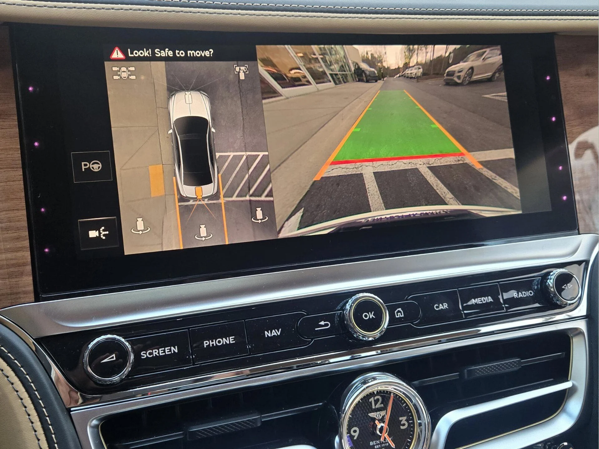 mph036_2103449724_c8f83421eb7db816d08ddbbeaad4105bx_1d38f82299