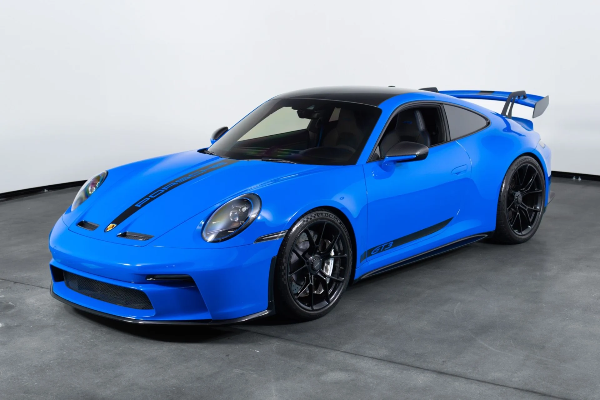 mph036_2108432561_Used_2023_Porsche_911_GT_3_1781936511_f89d1060c6