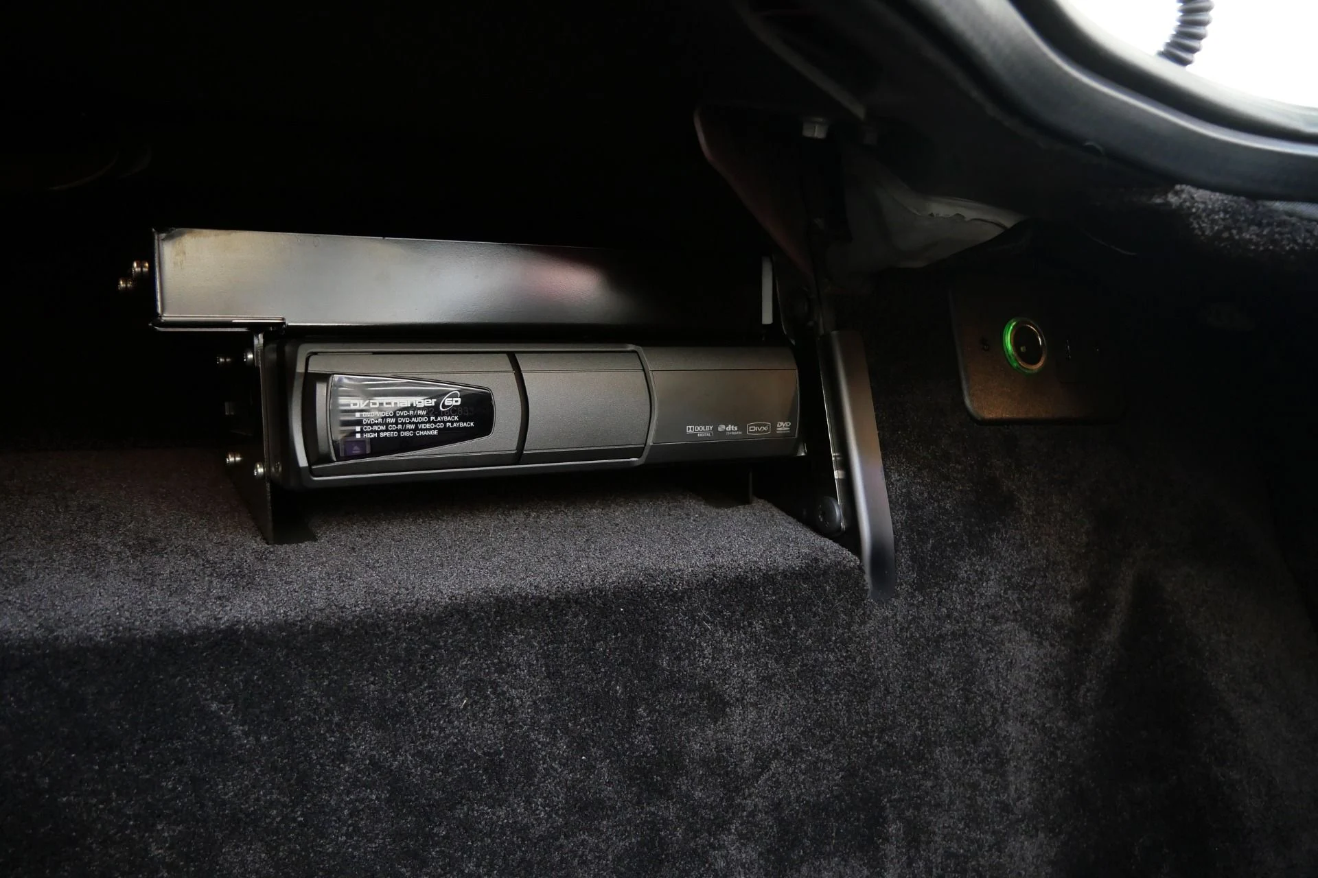 mph036_2122797442_Used_2014_Aston_Martin_Vanquish_AML_Color_V12_Power_Awesome_Sound_1781289634_29eaa4d9c5