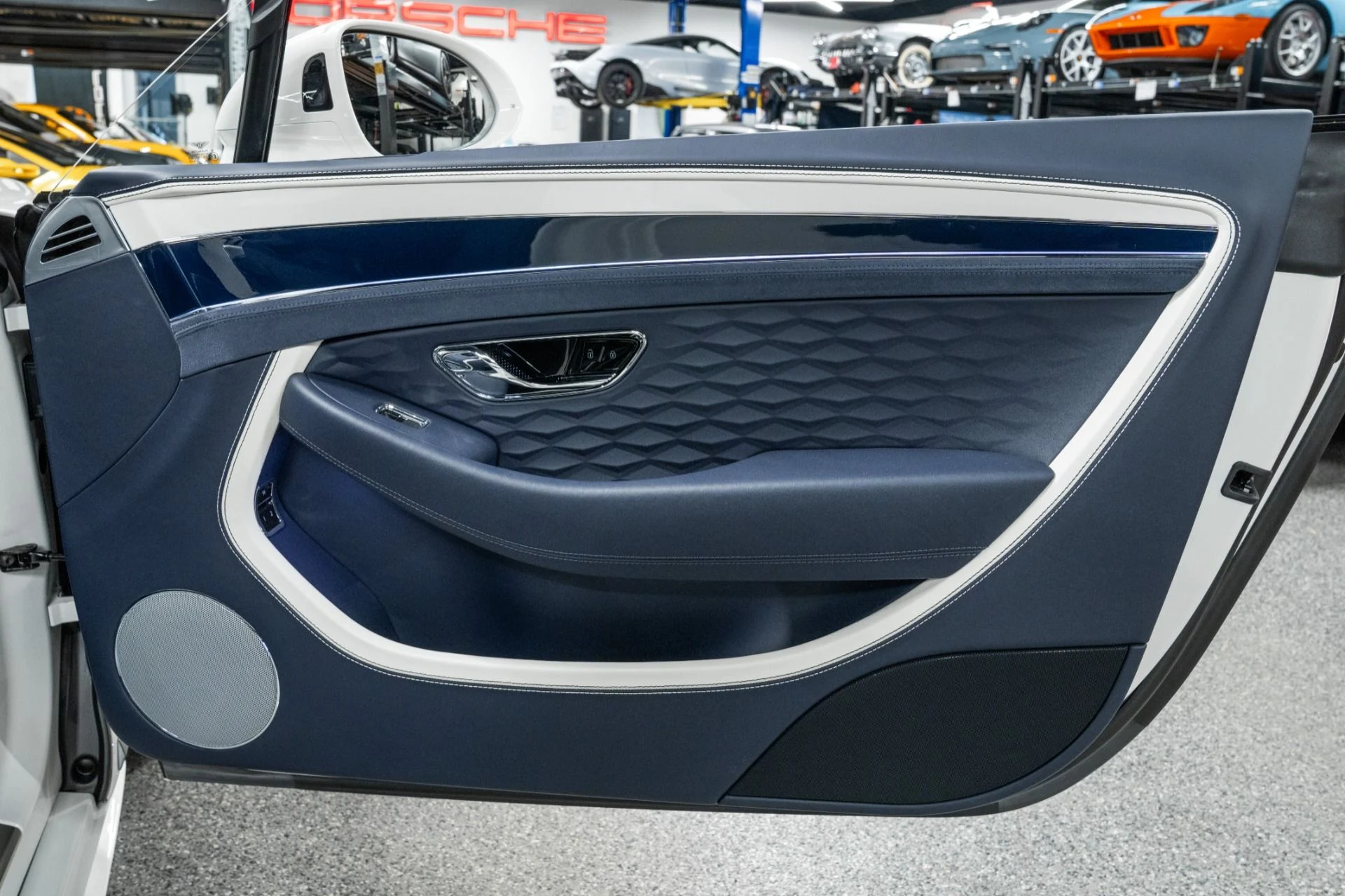 mph036_2123346957_Used_2025_Bentley_Continental_GTC_Speed_Touring_Specification_Front_Seat_Comfort_Specification_1769622076_e23655c142