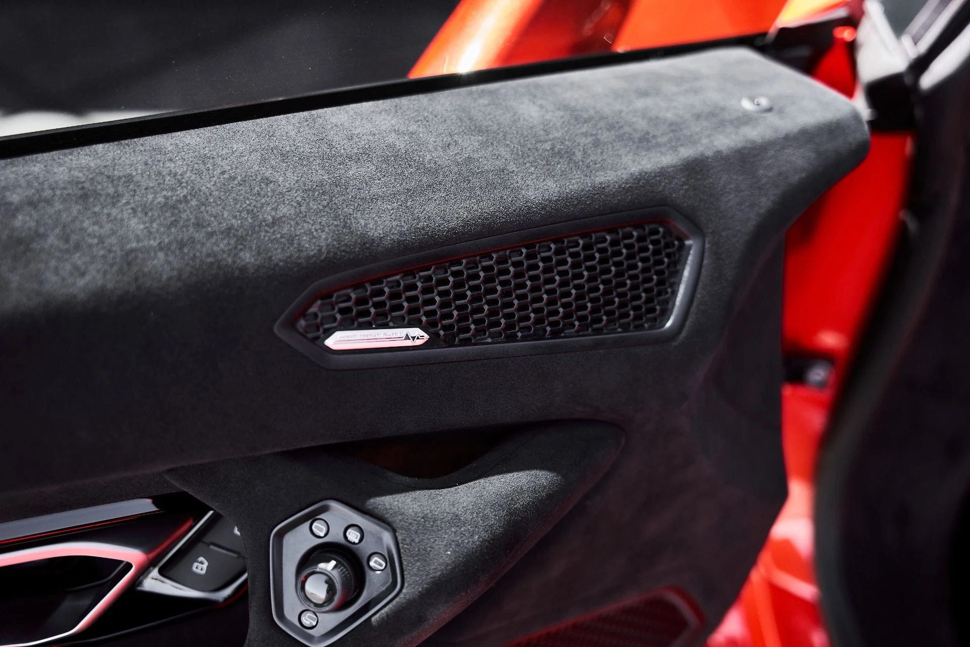 mph036_2125380466_Used_2023_Lamborghini_Huracan_Tecnica_Base_1776477110_b8a58565fa