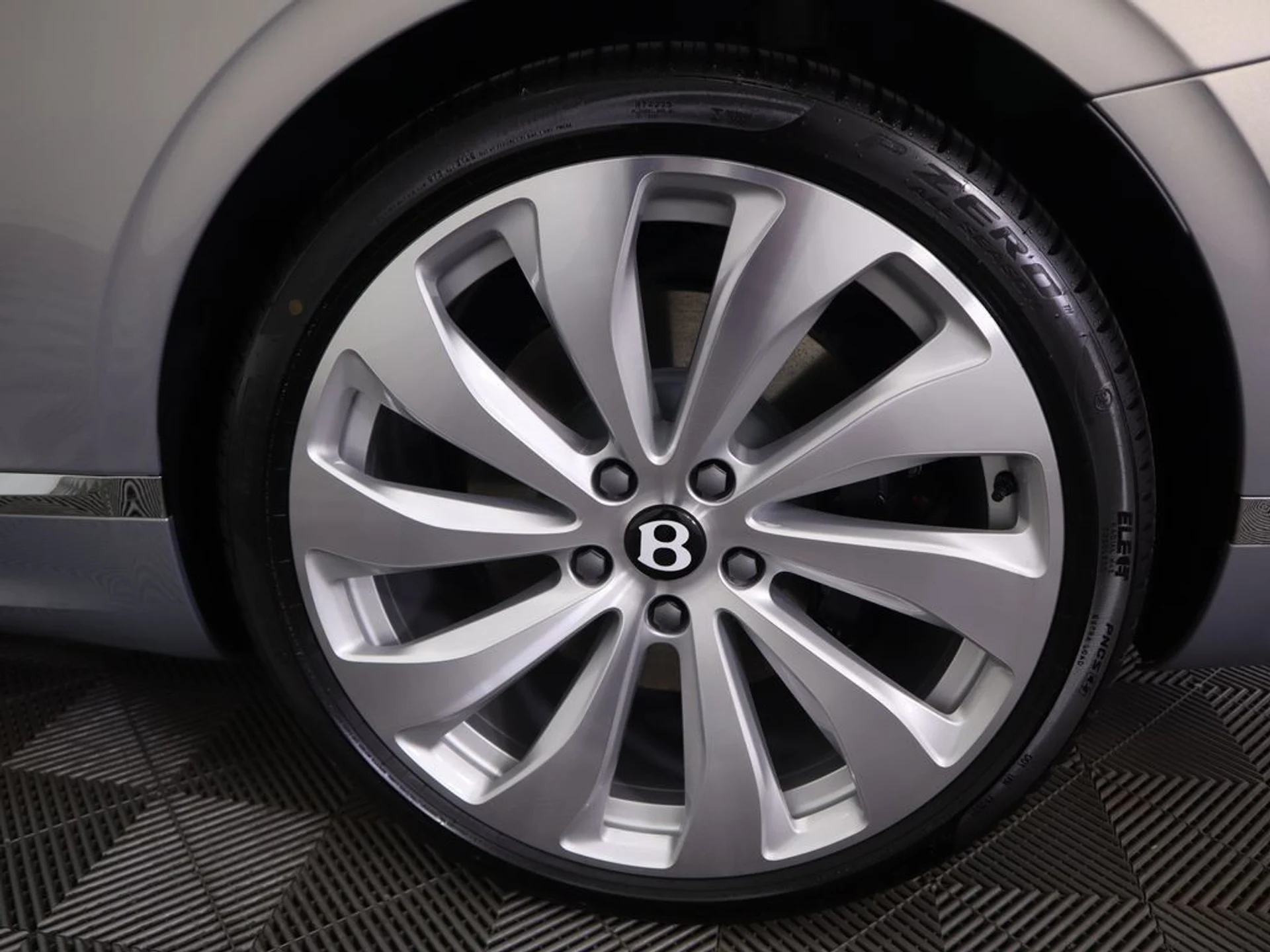 mph036_2125665797_new_2026_bentley_continental_gtc_8119_22950938_37_1024_7efe7f214f