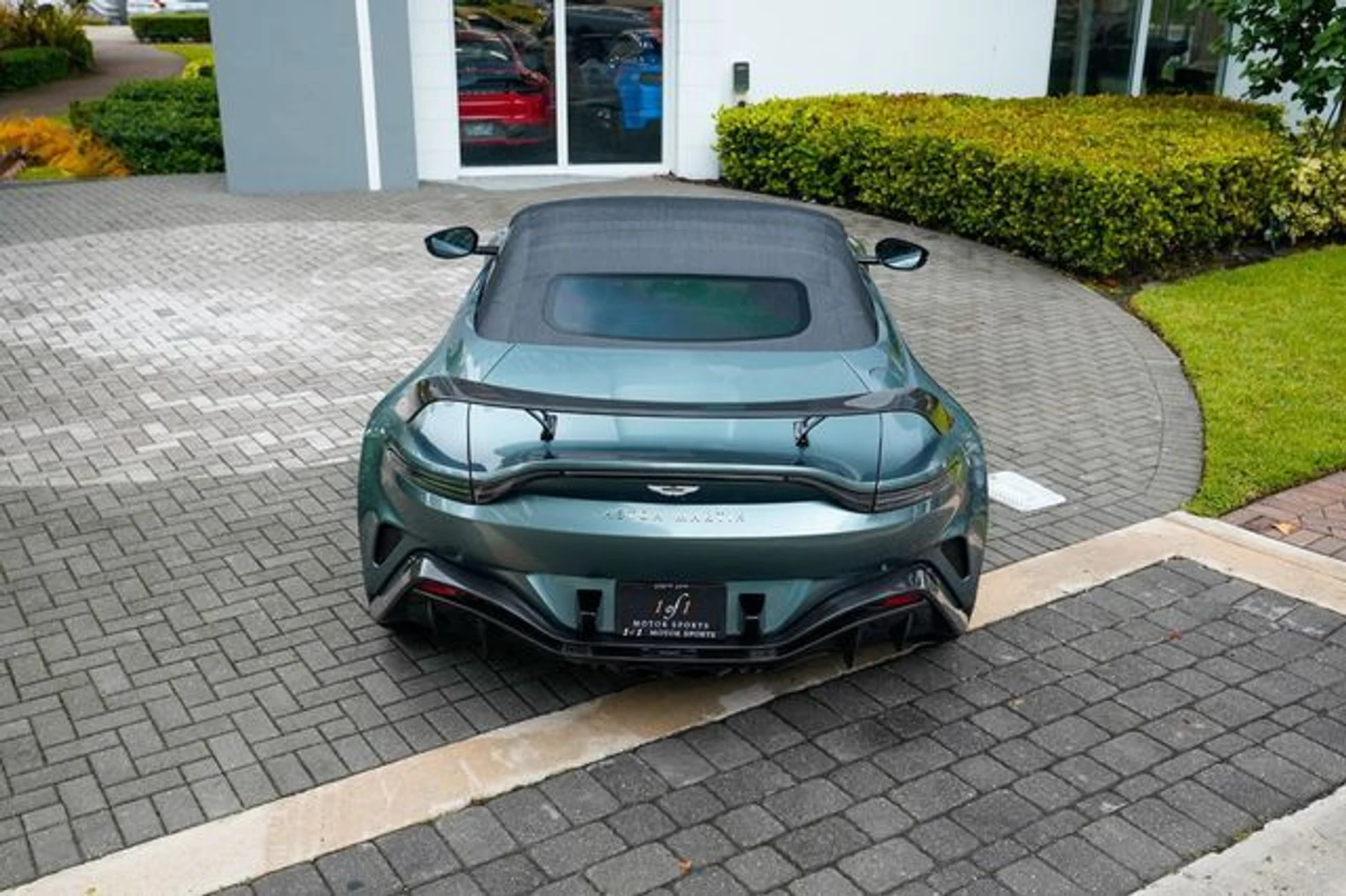 mph036_2126681341_22938048_37_b690fe967b