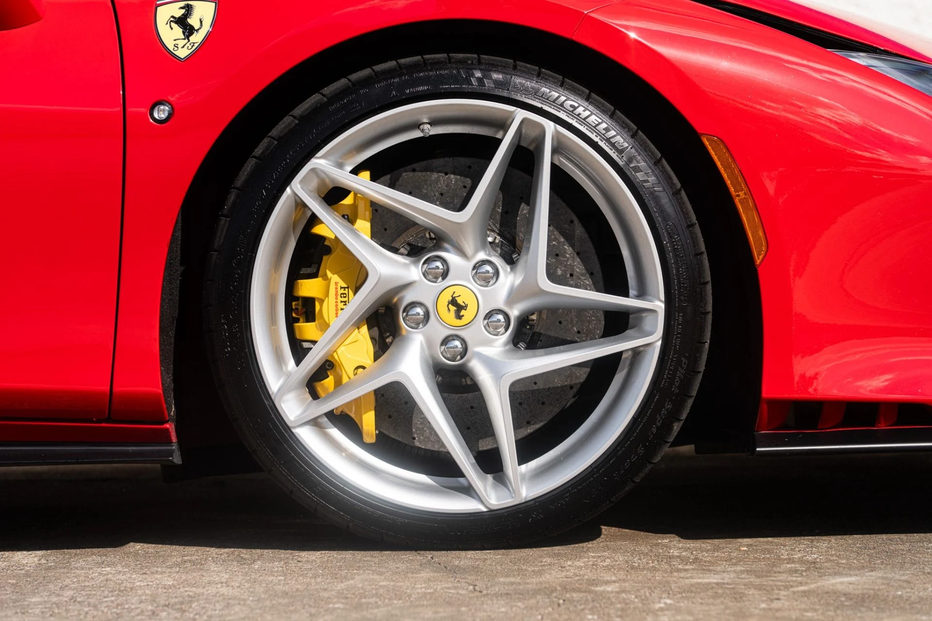 mph036_2131954847_Used_2023_Ferrari_F8_Spider_1759528459_9b21ddcd6e