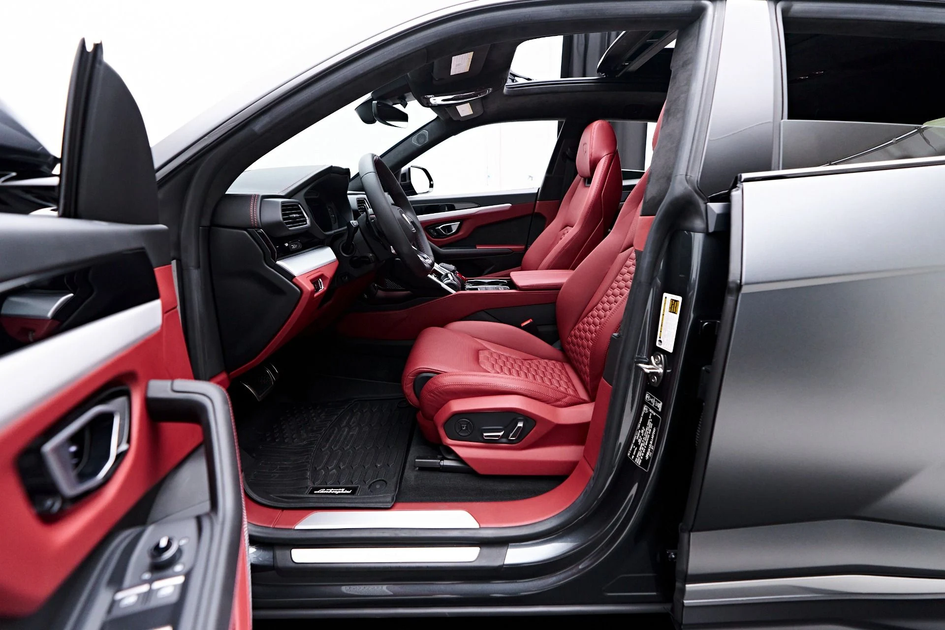 mph036_2133453527_Used_2020_Lamborghini_Urus_Base_1758905568_f992835f06