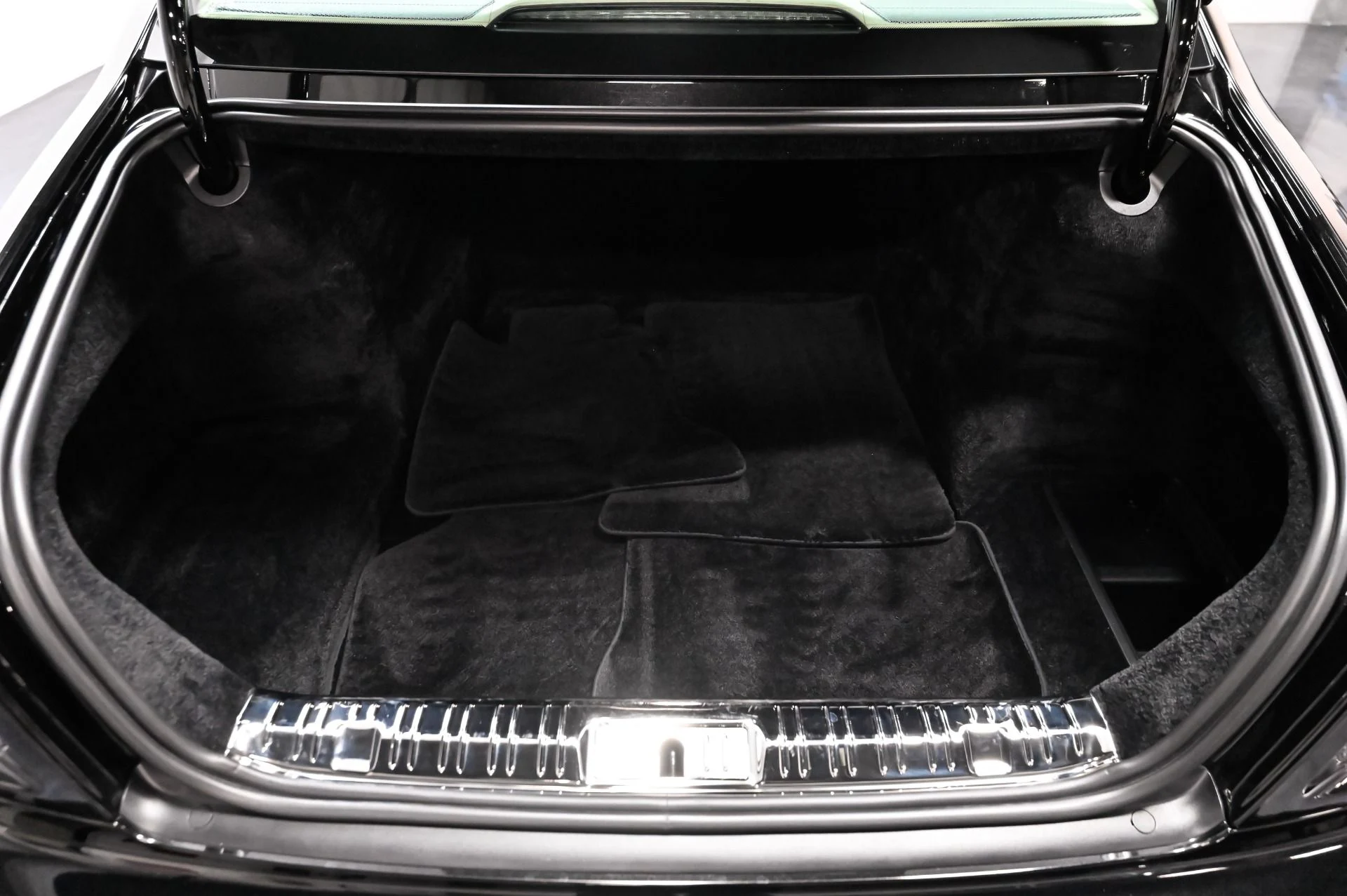 mph036_2138753609_Used_2012_Rolls_Royce_Ghost_Base_1789141578_ae602419f5