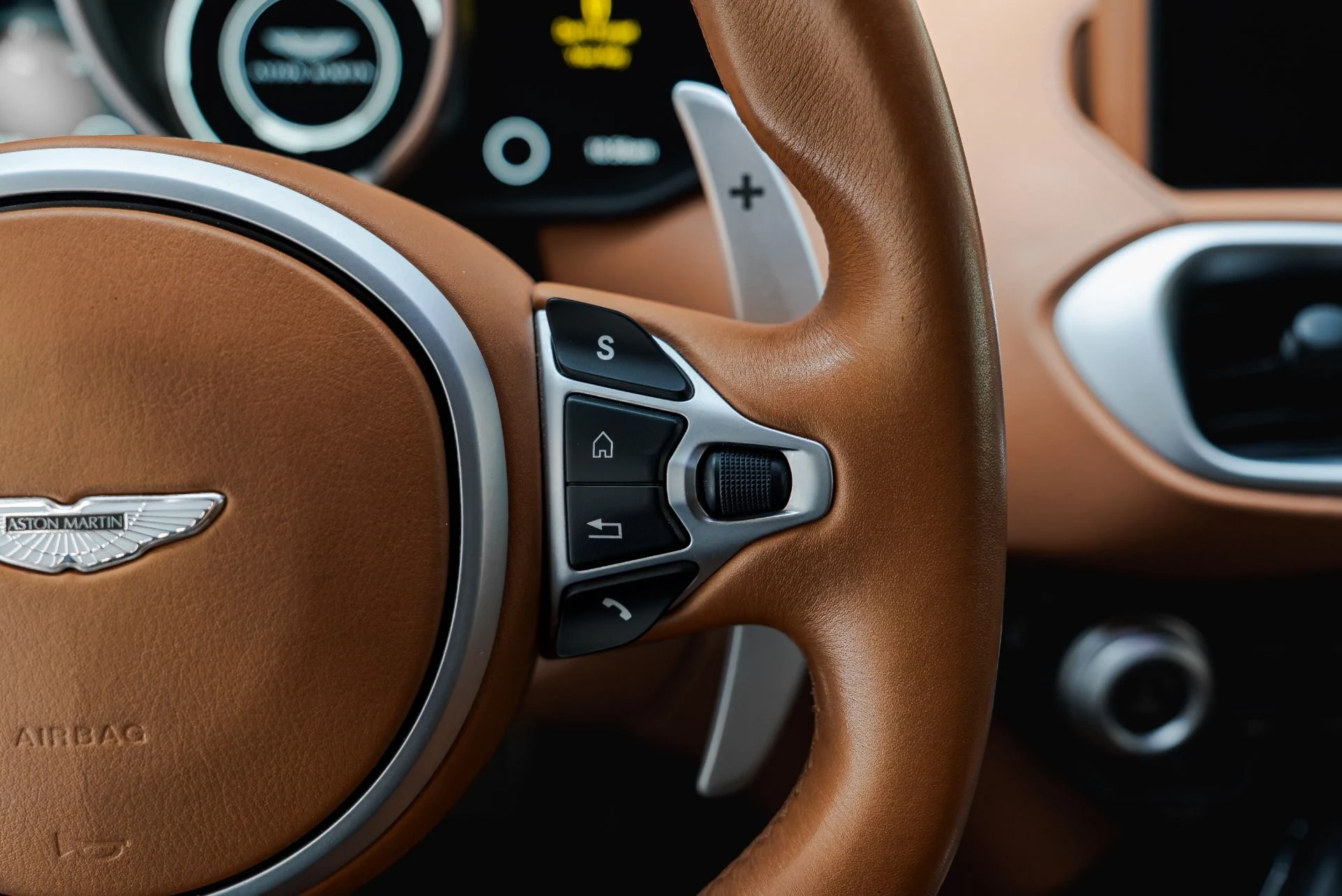 mph036_2149011002_Used_2019_Aston_Martin_Vantage_1793290949_64423bbecf