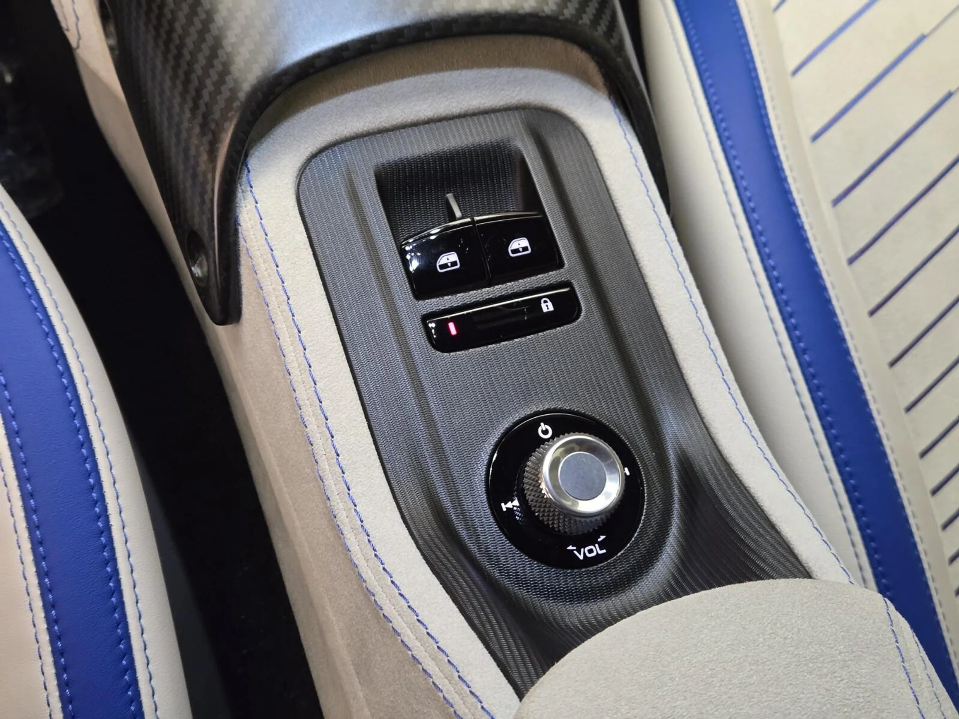 mph036_2154320651_Used_2023_Maserati_MC_20_1762849646_2af098680c