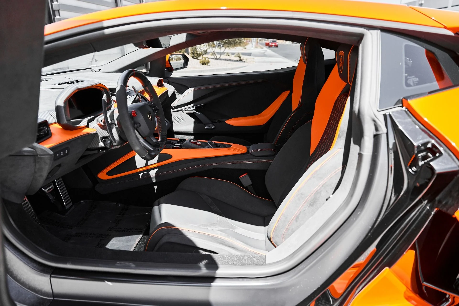 mph036_21551828_Used_2024_Lamborghini_Revuelto_Base_1777394321_23245f2da6