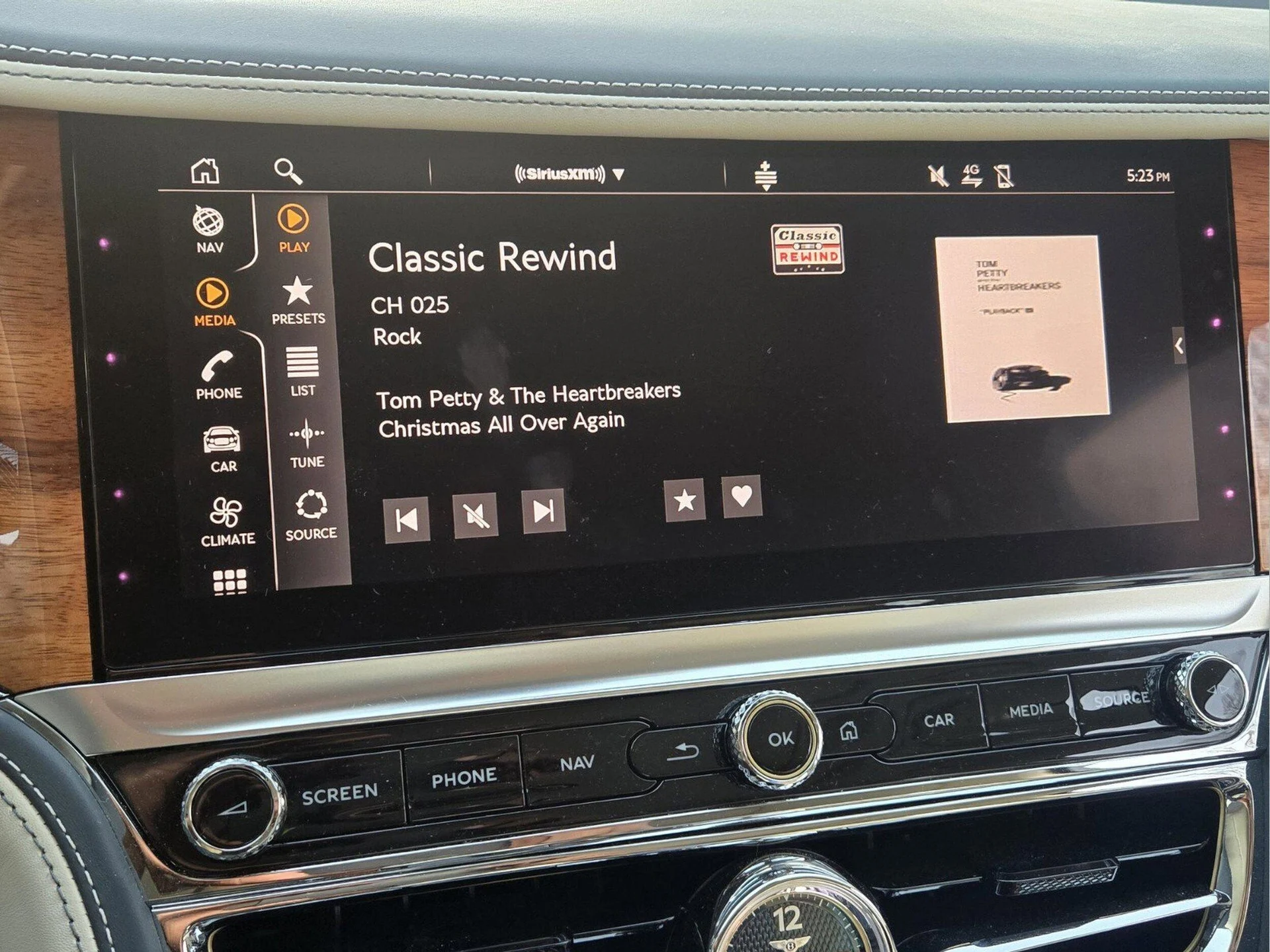 mph036_2159548455_c74c8331655f27a92fe0468d429ddfa5x_ce3275026d