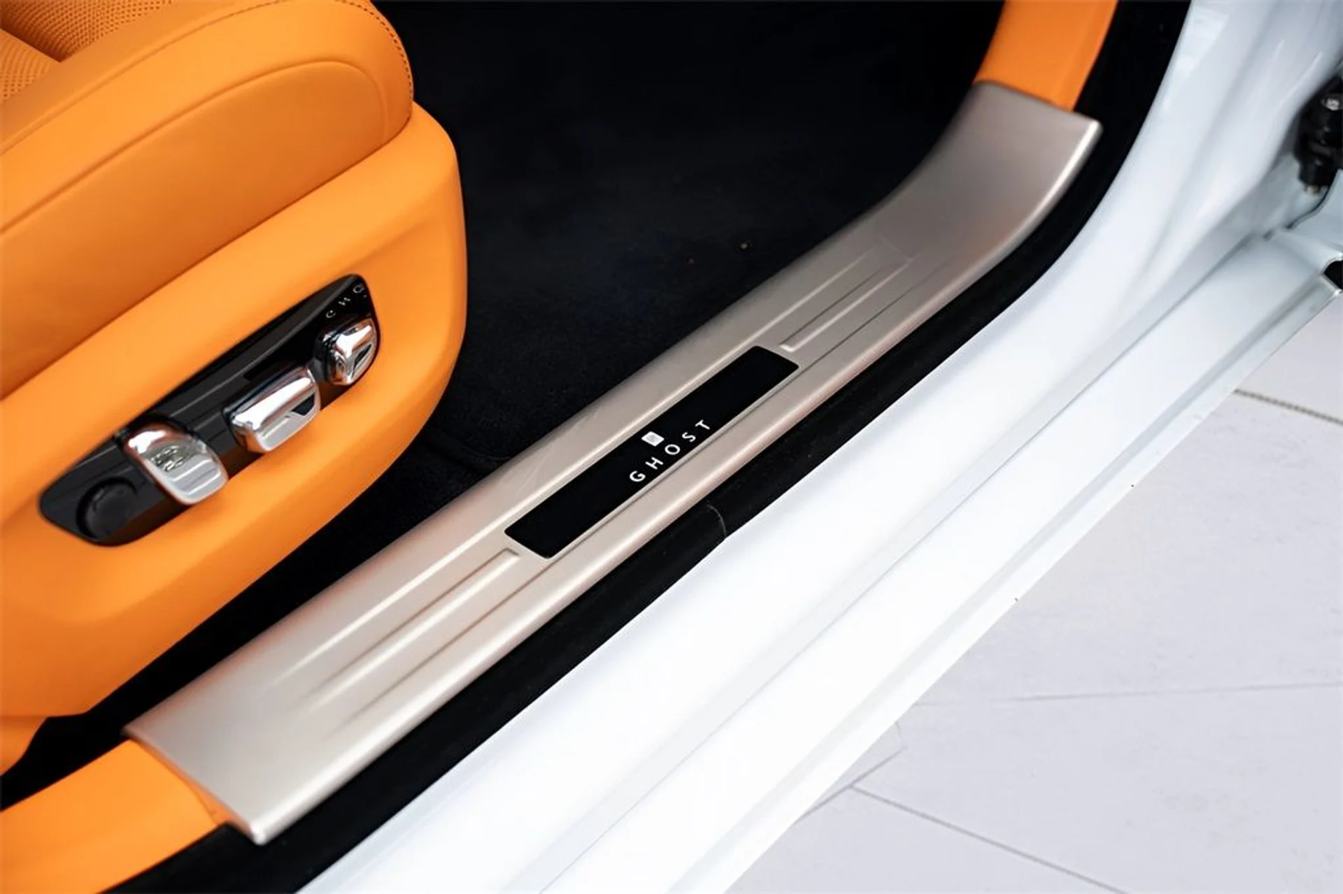 mph036_2168021651_image_38_e373e96b63