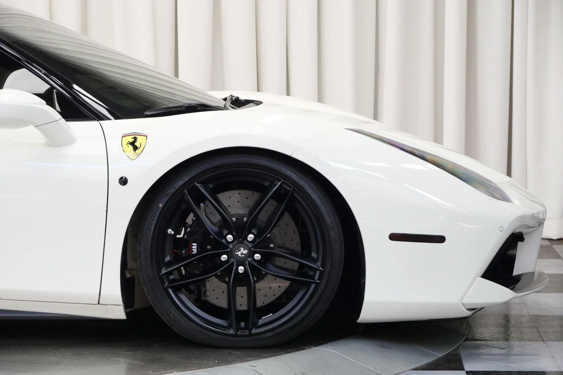 mph036_2169878019_Used_2018_Ferrari_488_GTB_1755116927_63ebb3a381