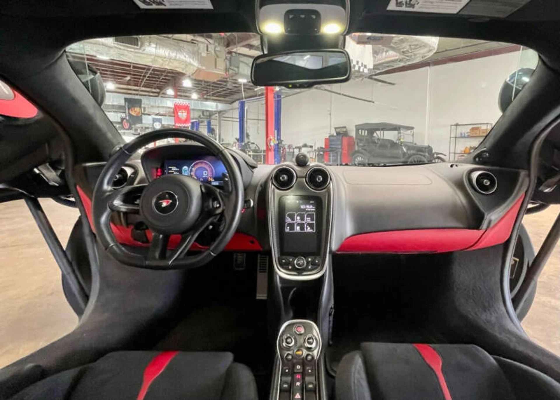 mph036_2182642795_2017_mclaren_570gt_base_2dr_coupe_61dca81070