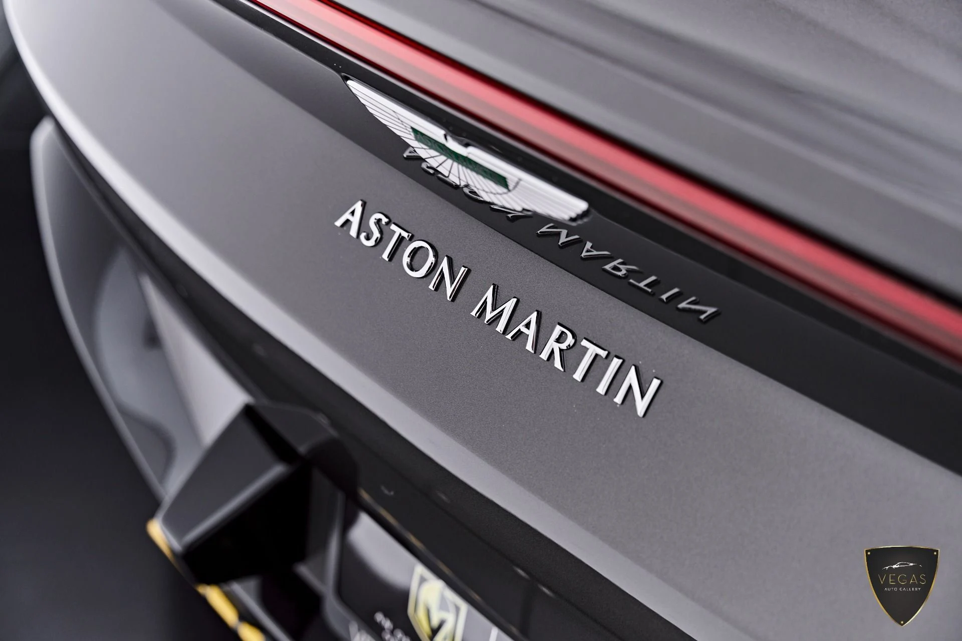 mph036_2187710740_Used_2021_Aston_Martin_Vantage_Base_1785210169_5cf39b90d1
