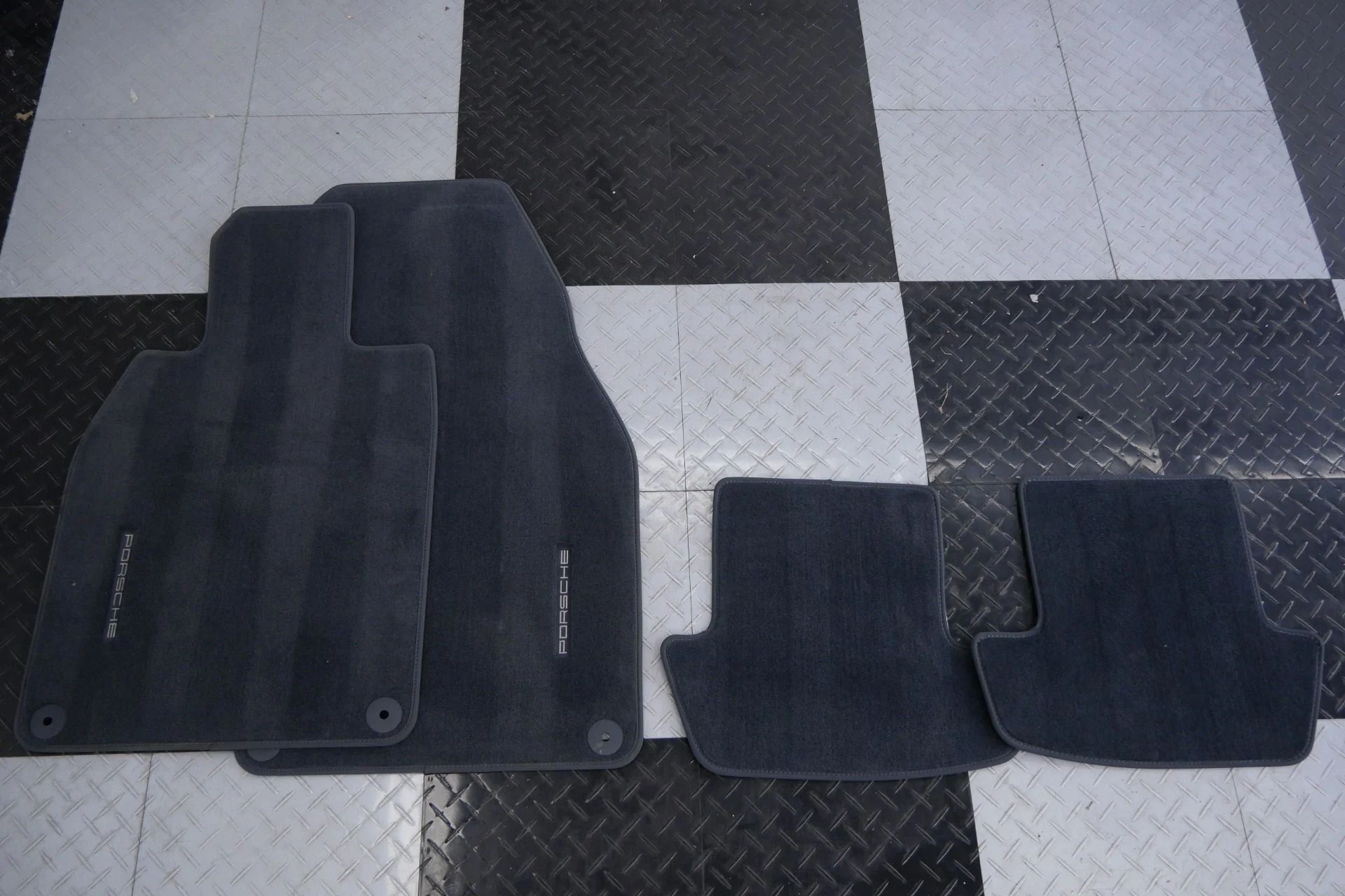 mph036_2189139971_Used_2025_Porsche_911_Carrera_S_Sport_Design_Package_18_Way_Seats_Carrera_Classic_Wheels_1775922258_1003662af0